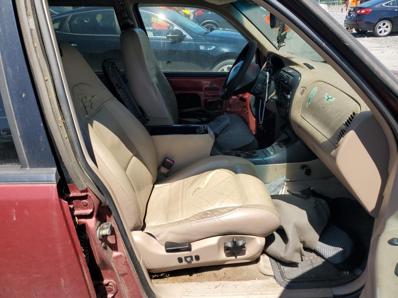 2001 Mercury Mountaineer Maroon vin: 4M2ZU86P81UJ06330