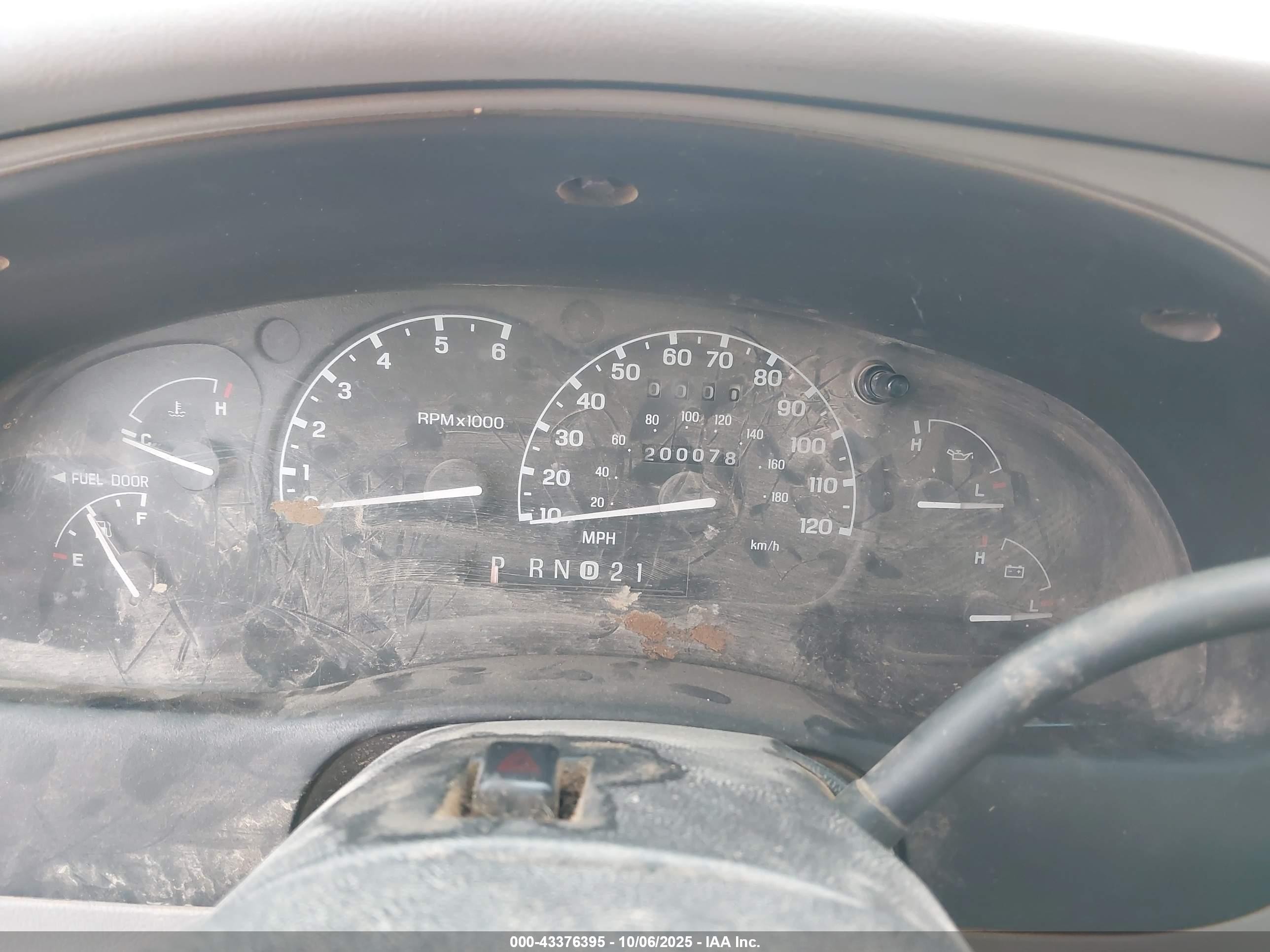 2001 Mercury Mountaineer   Dark Blue vin: 4M2ZU86P81UJ11978