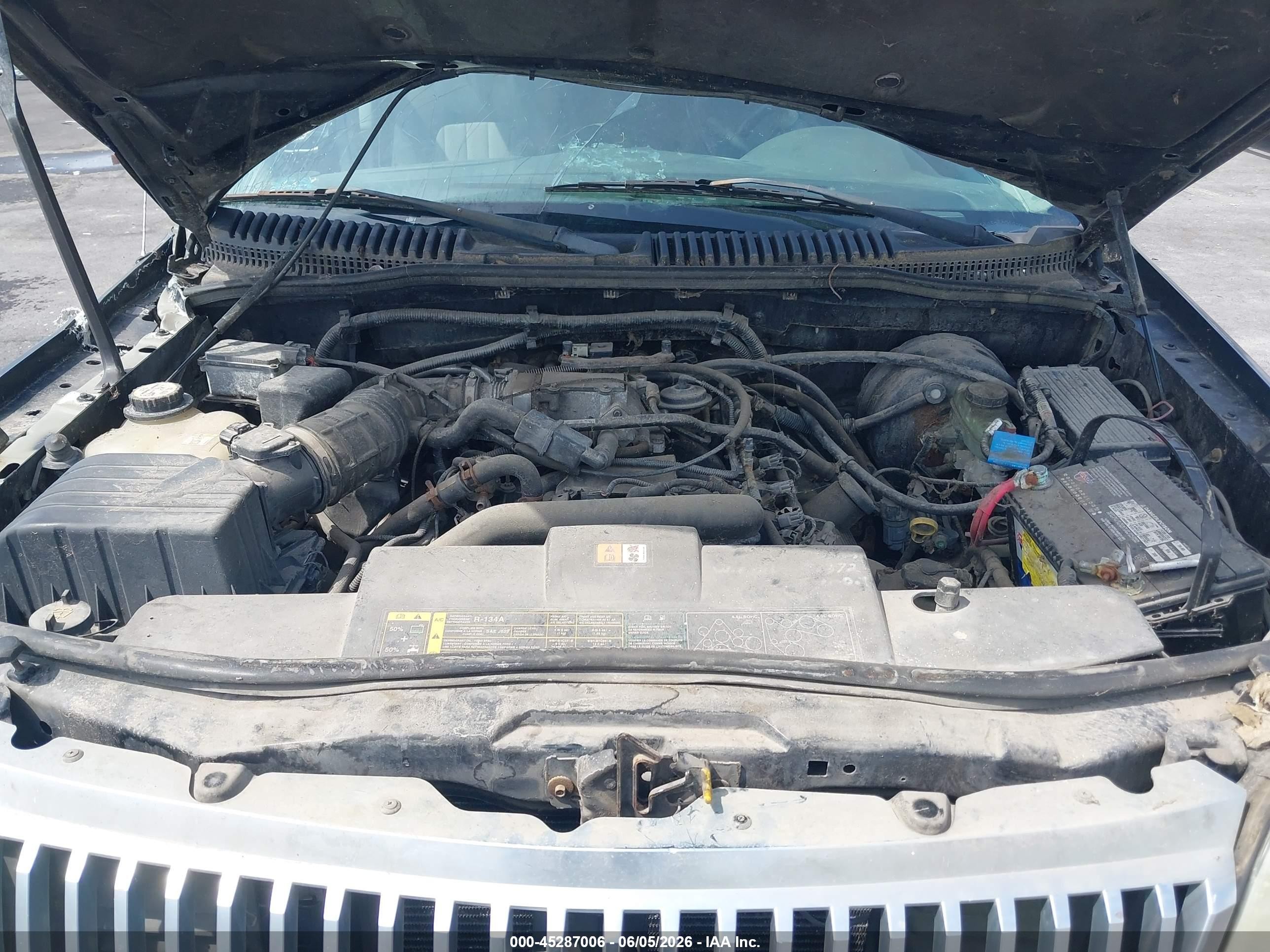 2002 Mercury Mountaineer   Black vin: 4M2ZU86W22ZJ13690