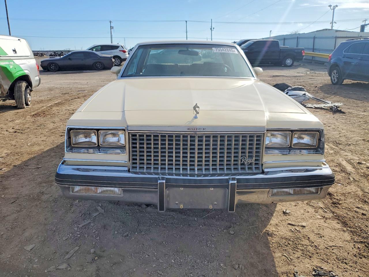1980 Buick Regal Cream vin: 4M47SAH213209