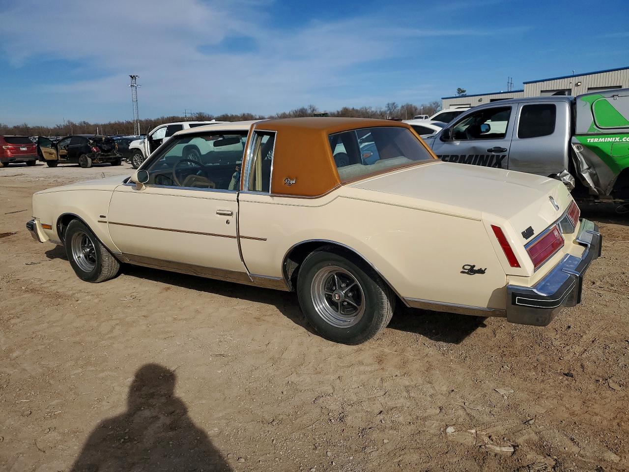 1980 Buick Regal Cream vin: 4M47SAH213209
