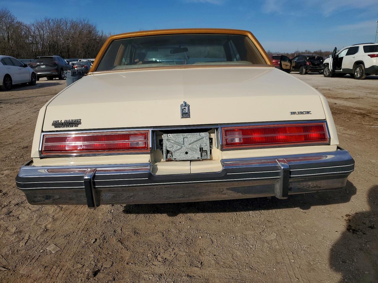 1980 Buick Regal Cream vin: 4M47SAH213209
