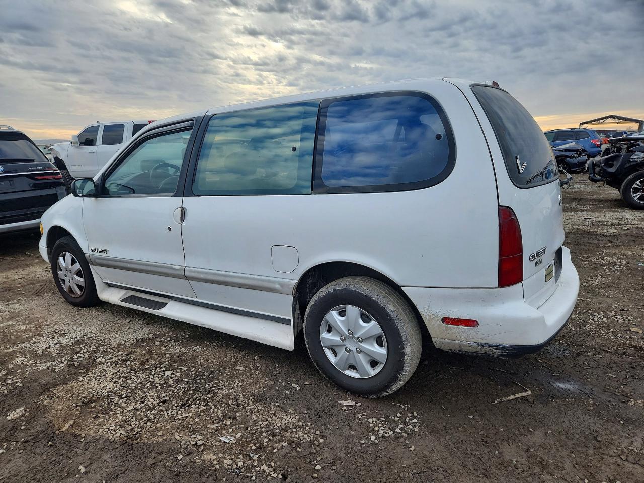 1995 Nissan Quest Xe White vin: 4N2DN11W4SD863534