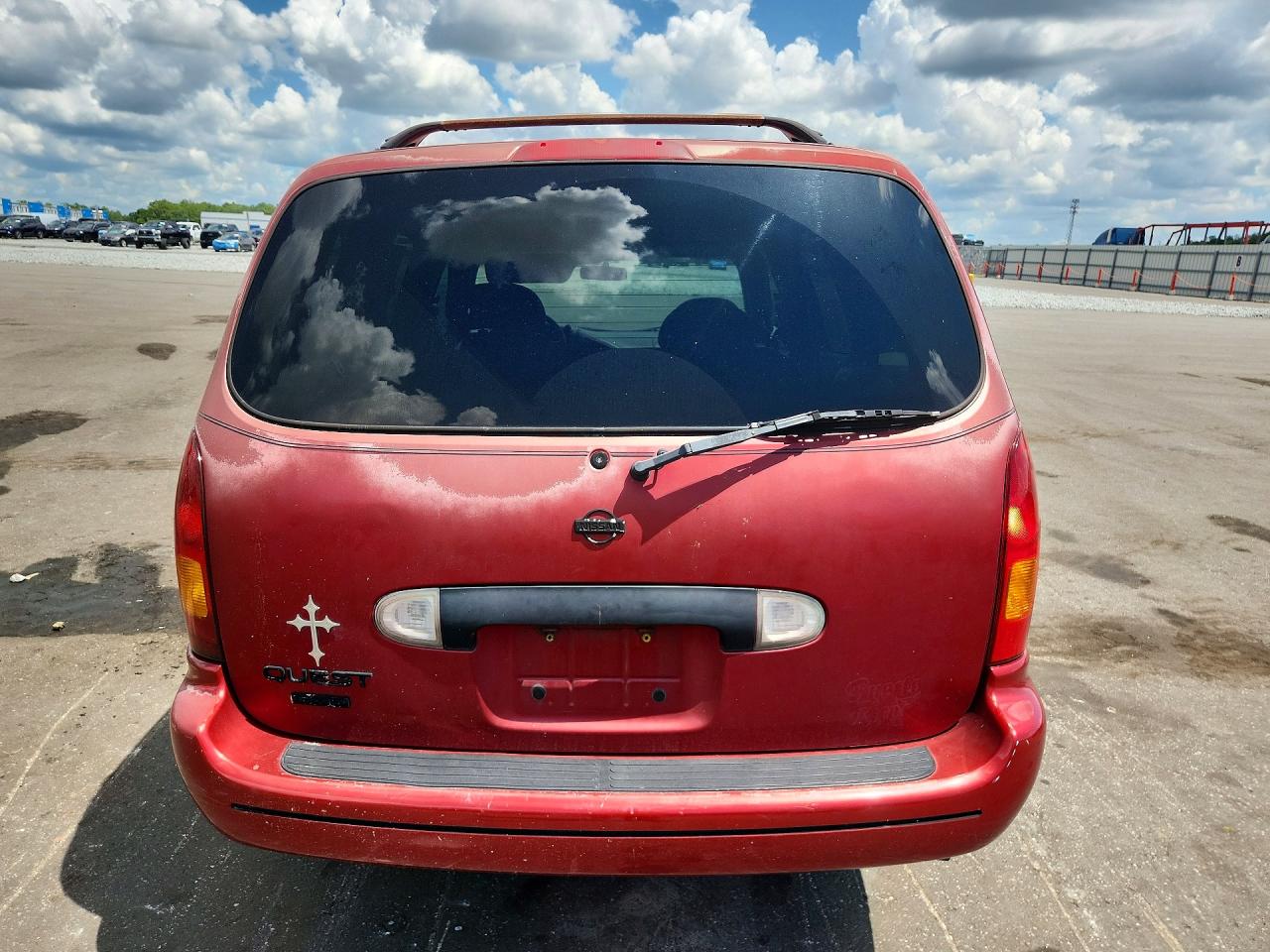 2000 Nissan Quest Gxe Red vin: 4N2XN11T3YD827233