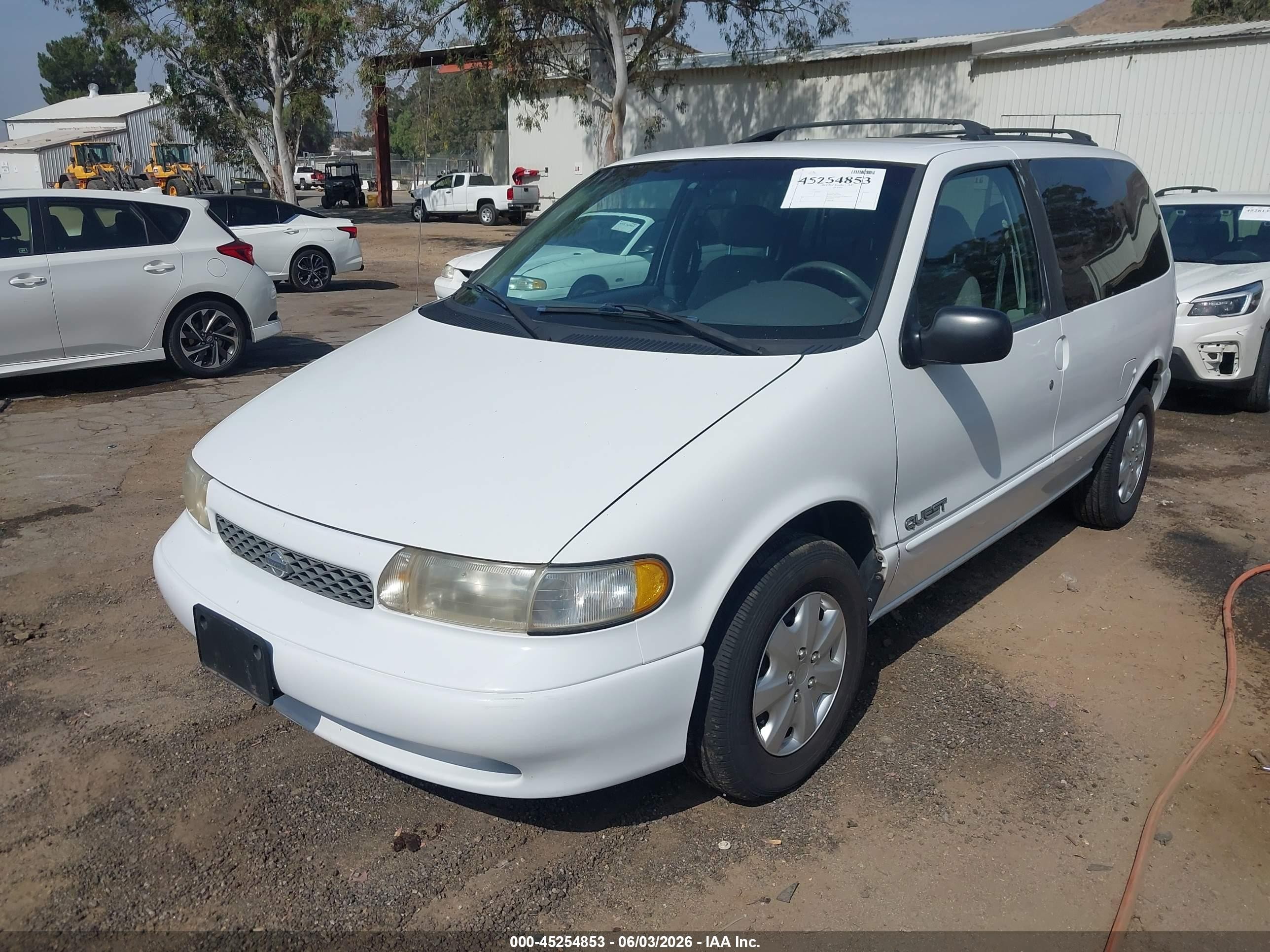 1998 Nissan Quest Gxe/xe White vin: 4N2ZN1116WD811757