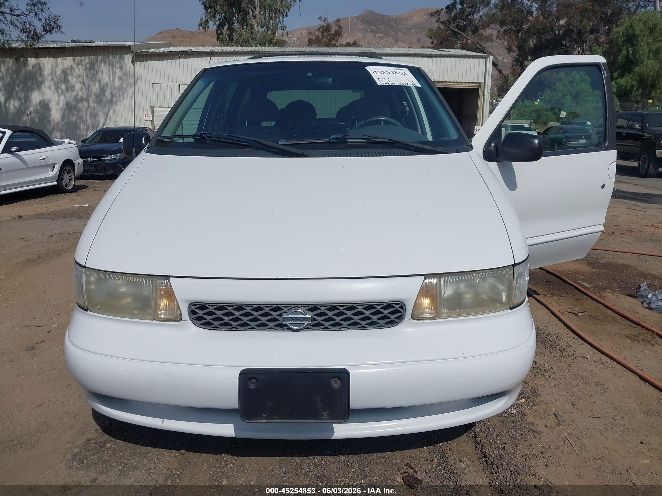 1998 Nissan Quest Gxe/xe White vin: 4N2ZN1116WD811757