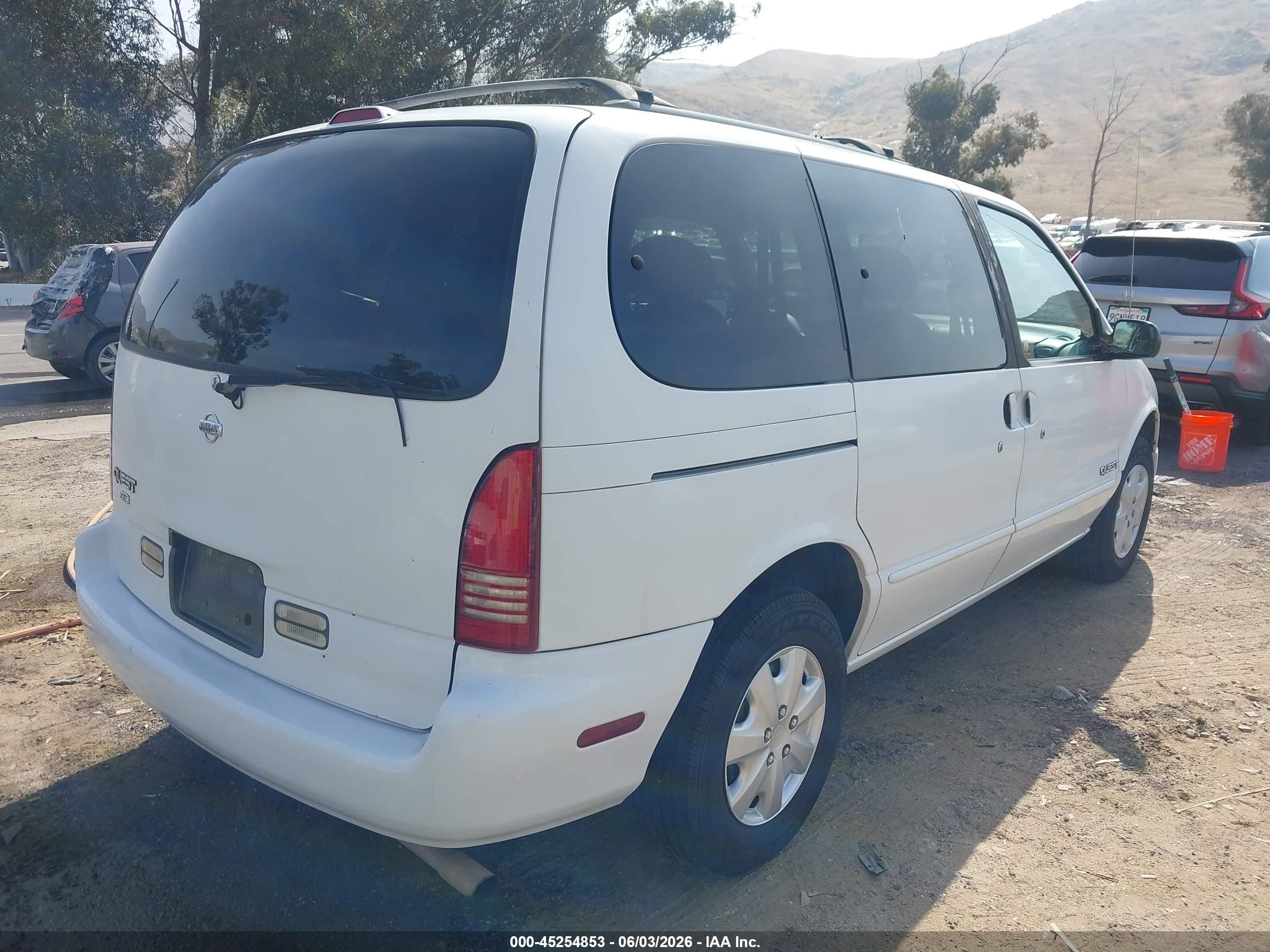 1998 Nissan Quest Gxe/xe White vin: 4N2ZN1116WD811757