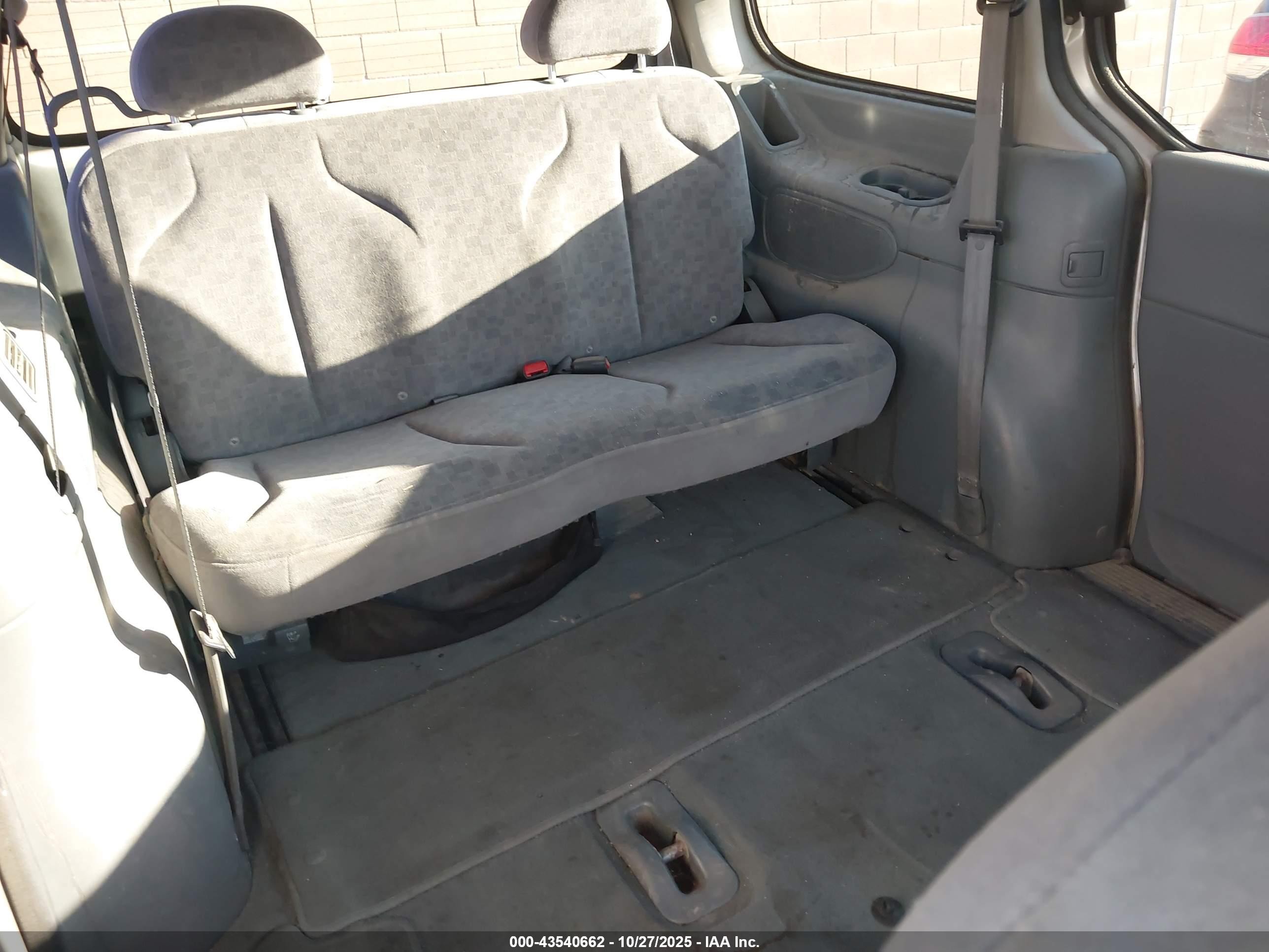 2001 Nissan Quest Gxe Silver vin: 4N2ZN15T41D820008