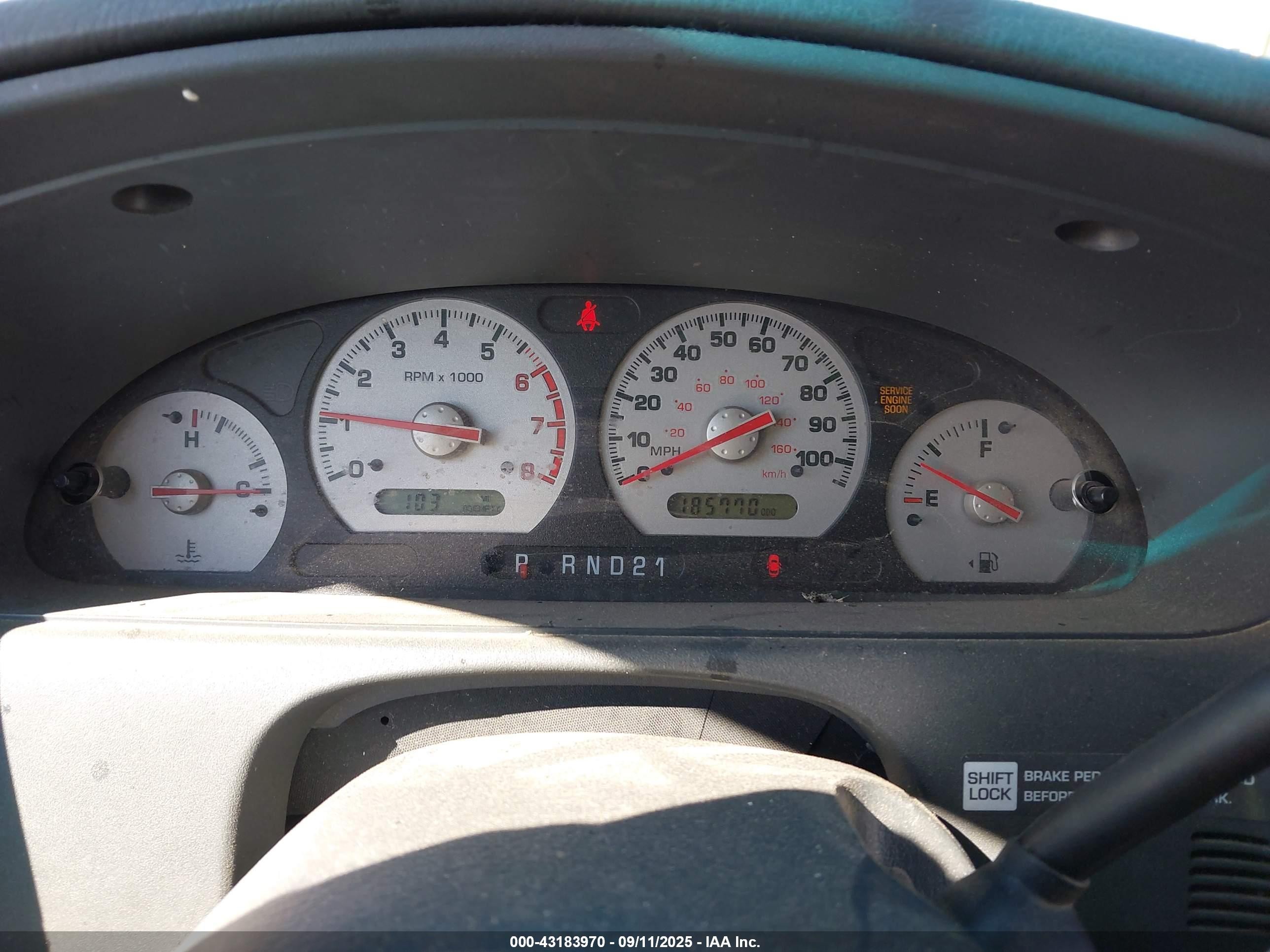 2001 Nissan Quest Se Red vin: 4N2ZN16T21D829000