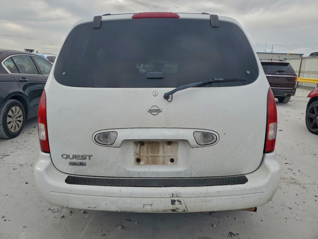 2002 Nissan Quest Gle White vin: 4N2ZN17T82D813044