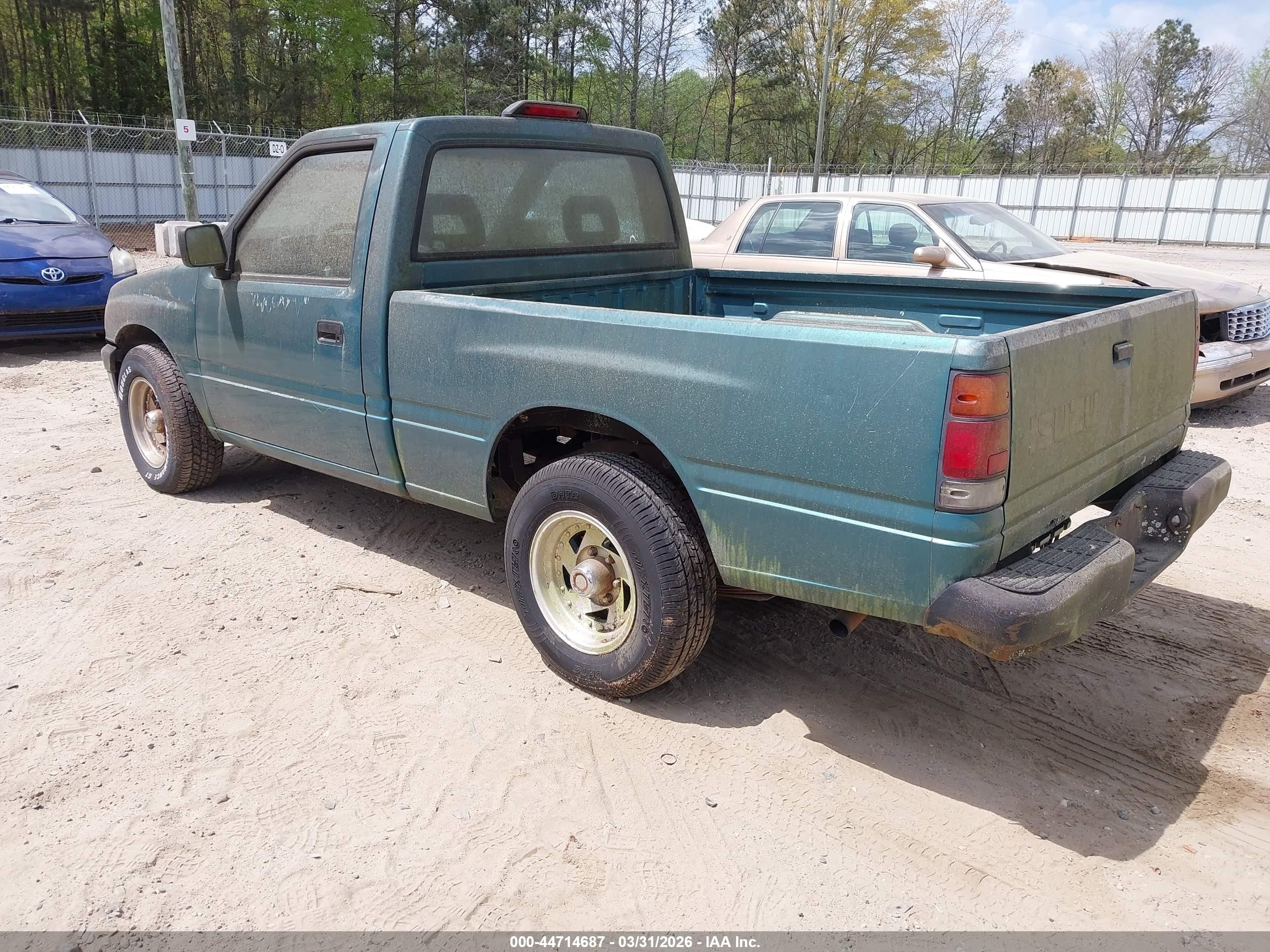 1994 Isuzu Conventional Short Wheelbase Green vin: 4S1CL11L2R4200850