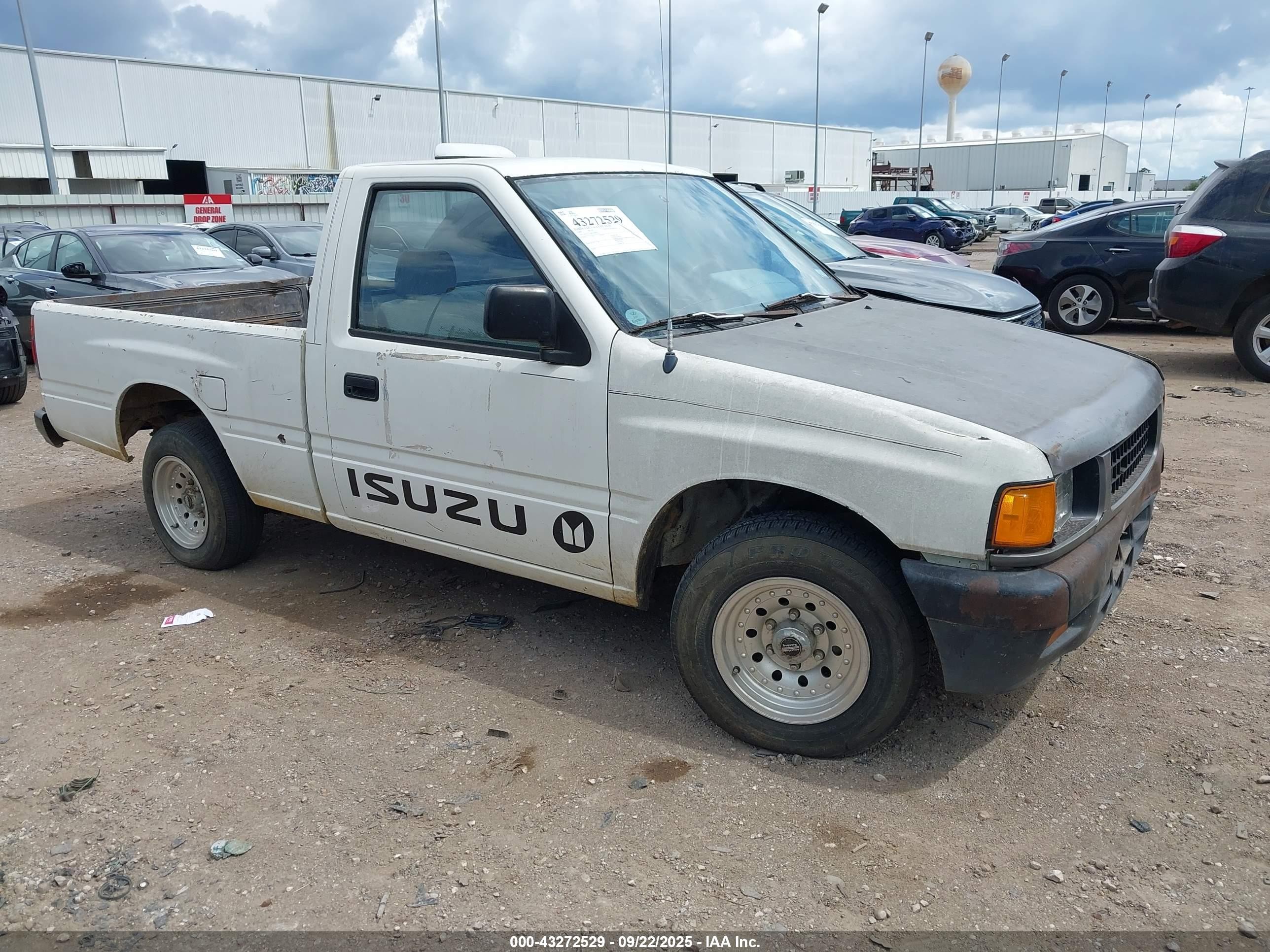 1994 Isuzu Conventional Short Wheelbase White vin: 4S1CL11L5R4204889