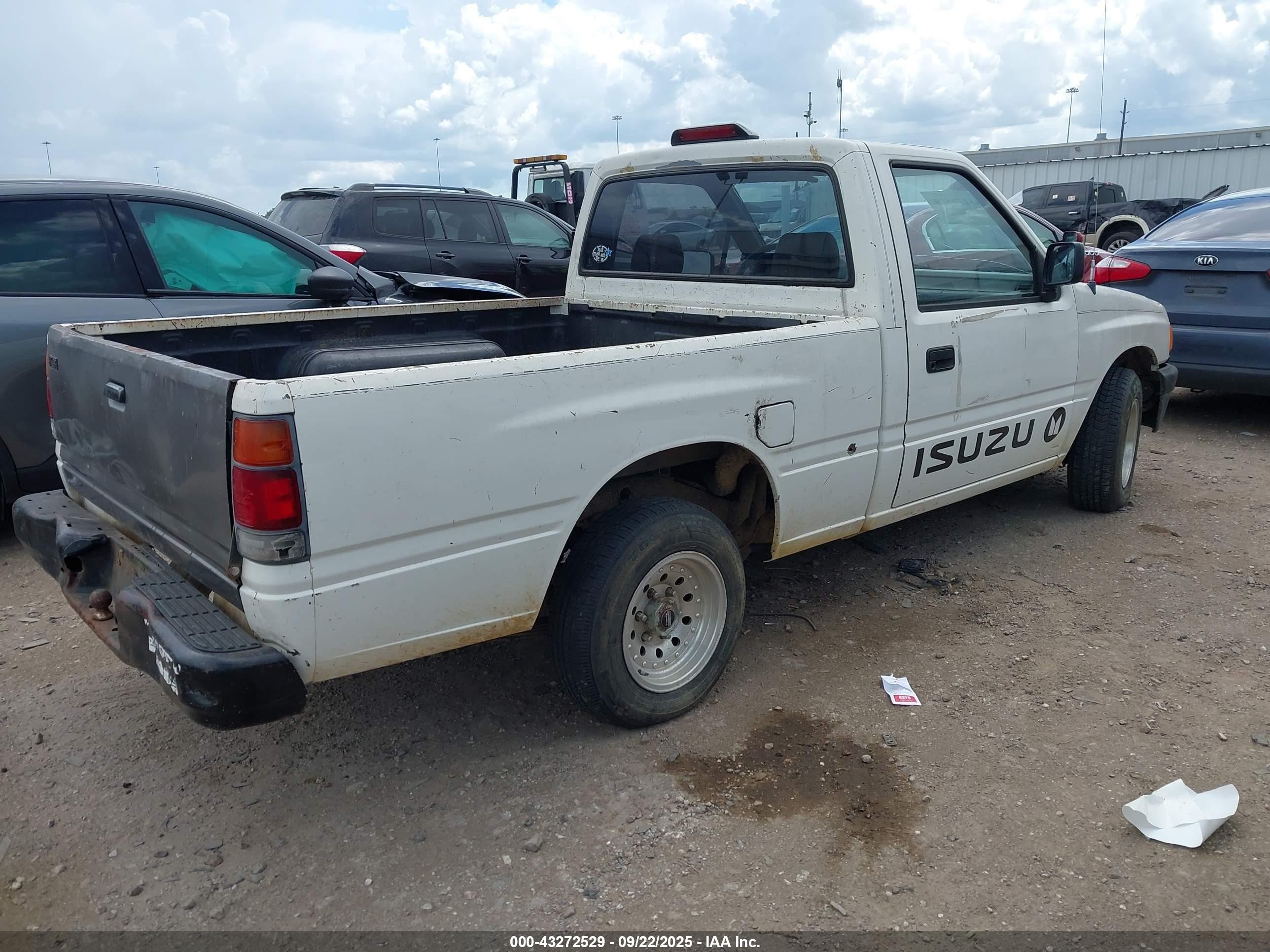 1994 Isuzu Conventional Short Wheelbase White vin: 4S1CL11L5R4204889