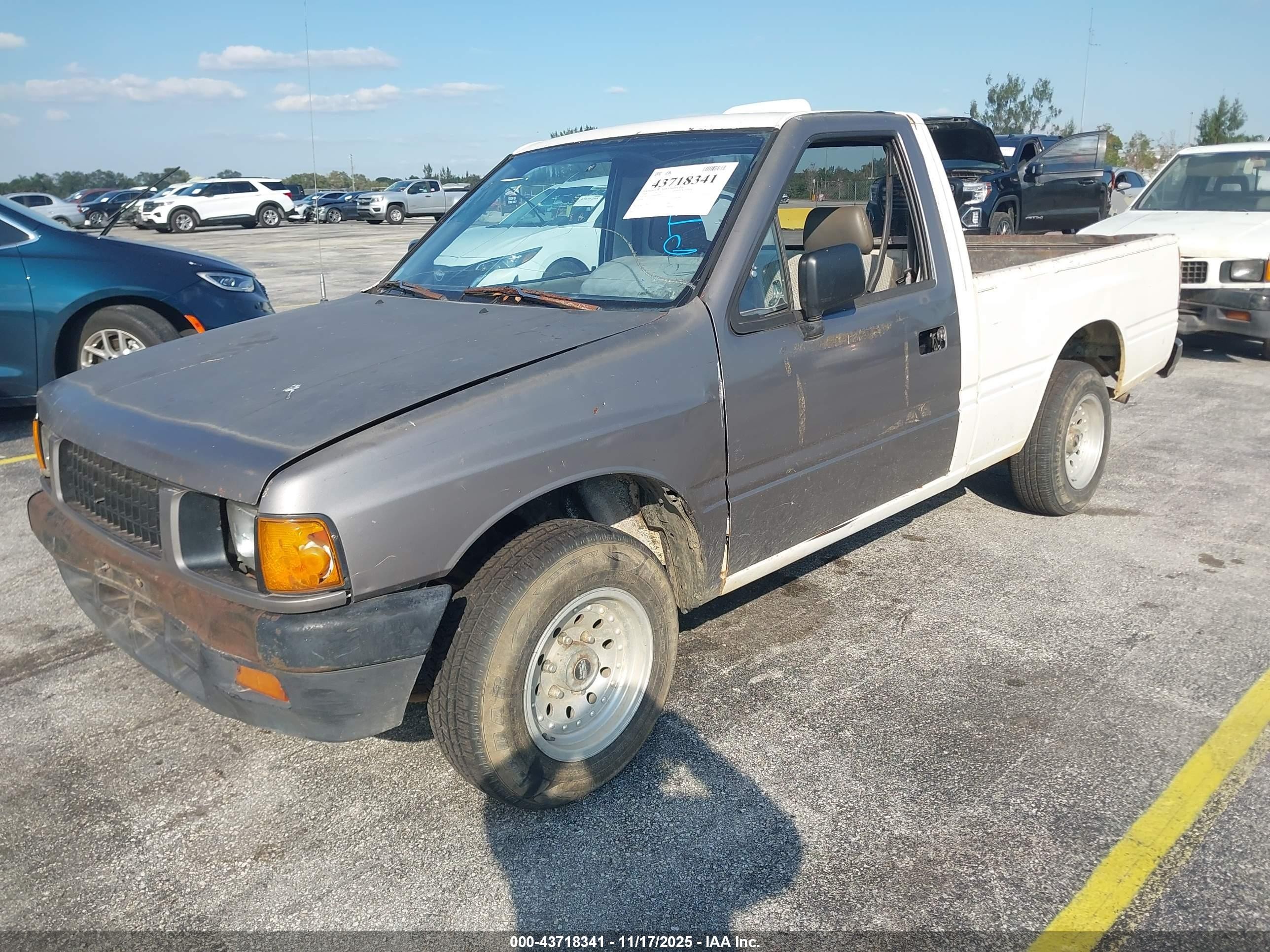1994 Isuzu Conventional Short Wheelbase White vin: 4S1CL11L5R4204889