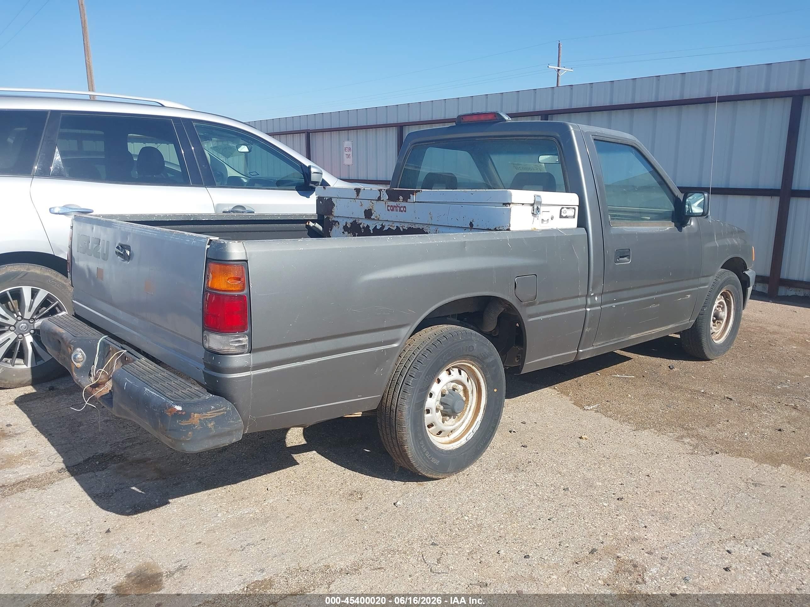 1994 Isuzu Conventional Short Wheelbase Gray vin: 4S1CL11L6R4200057