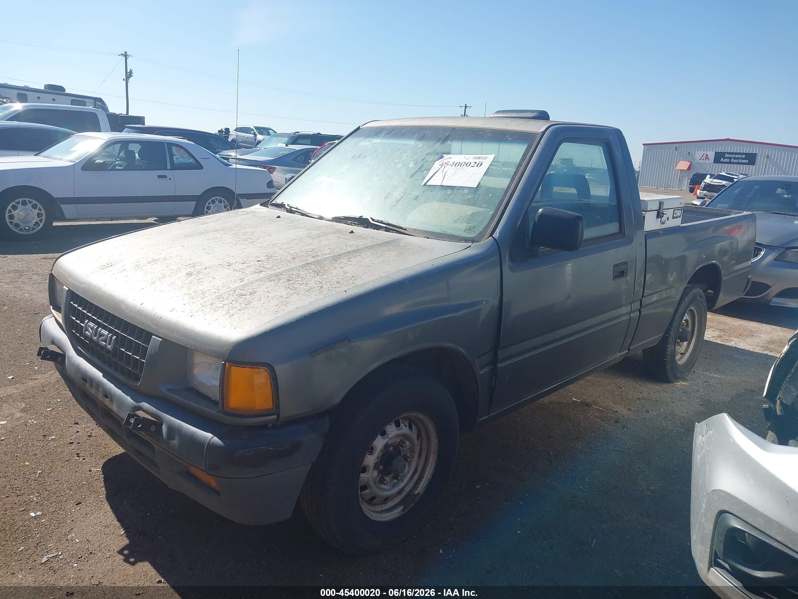 1994 Isuzu Conventional Short Wheelbase Gray vin: 4S1CL11L6R4200057