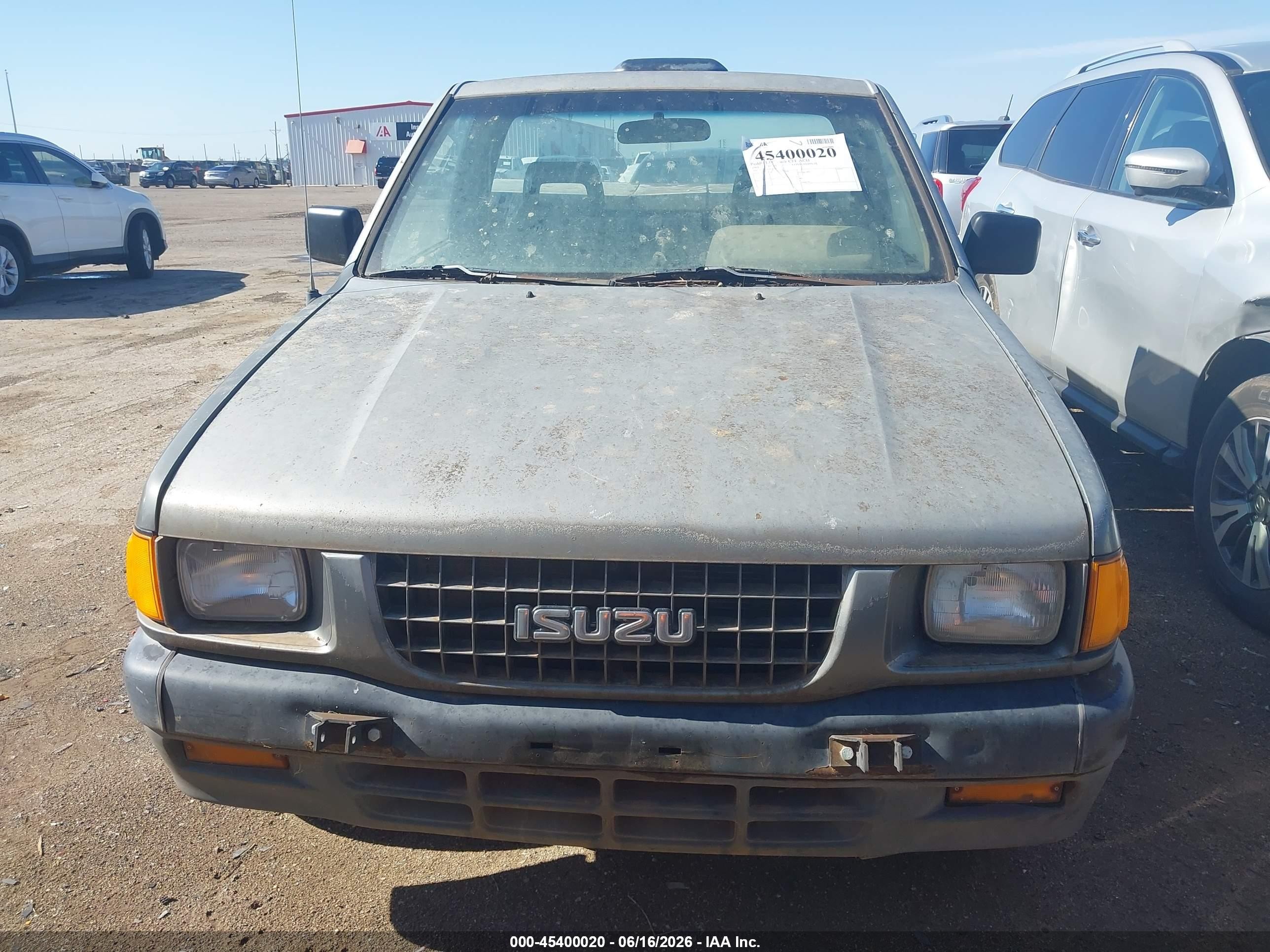 1994 Isuzu Conventional Short Wheelbase Gray vin: 4S1CL11L6R4200057