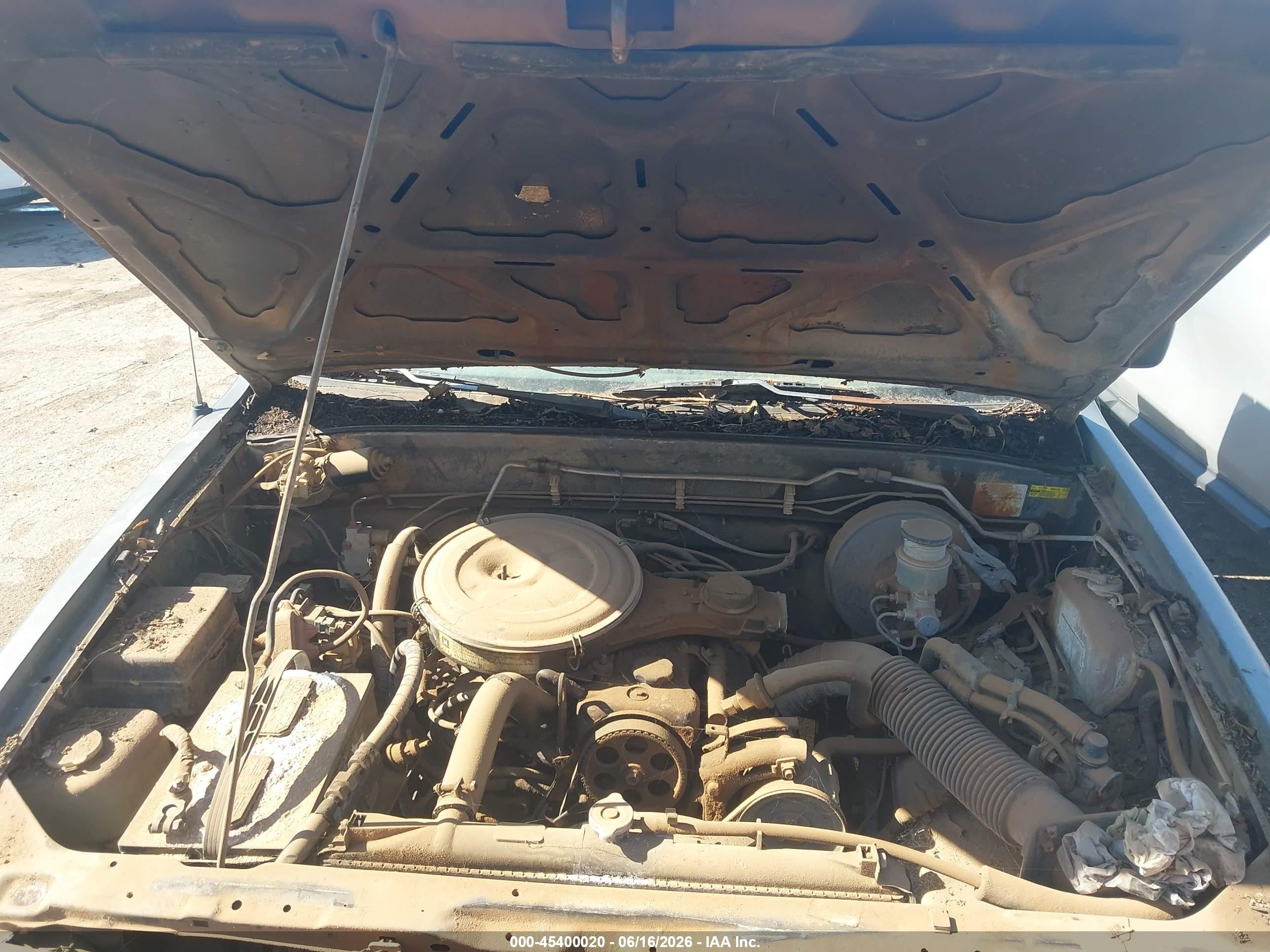 1994 Isuzu Conventional Short Wheelbase Gray vin: 4S1CL11L6R4200057