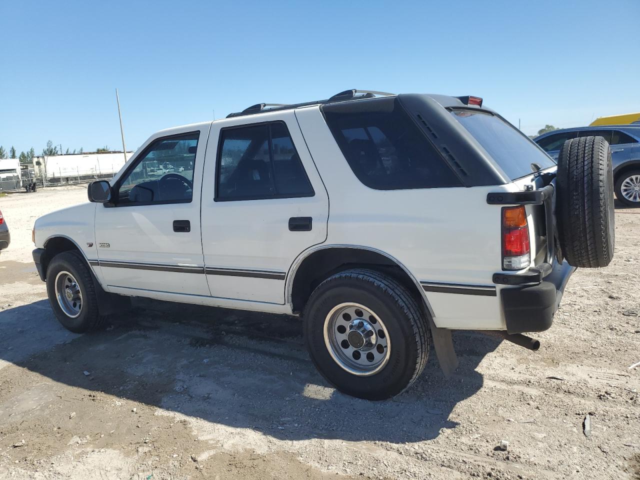 1995 Isuzu Rodeo S White vin: 4S2CG58V2S4308499