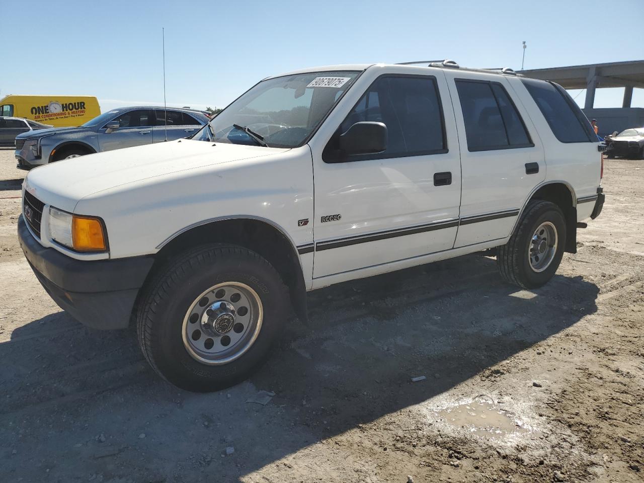 1995 Isuzu Rodeo S White vin: 4S2CG58V2S4308499