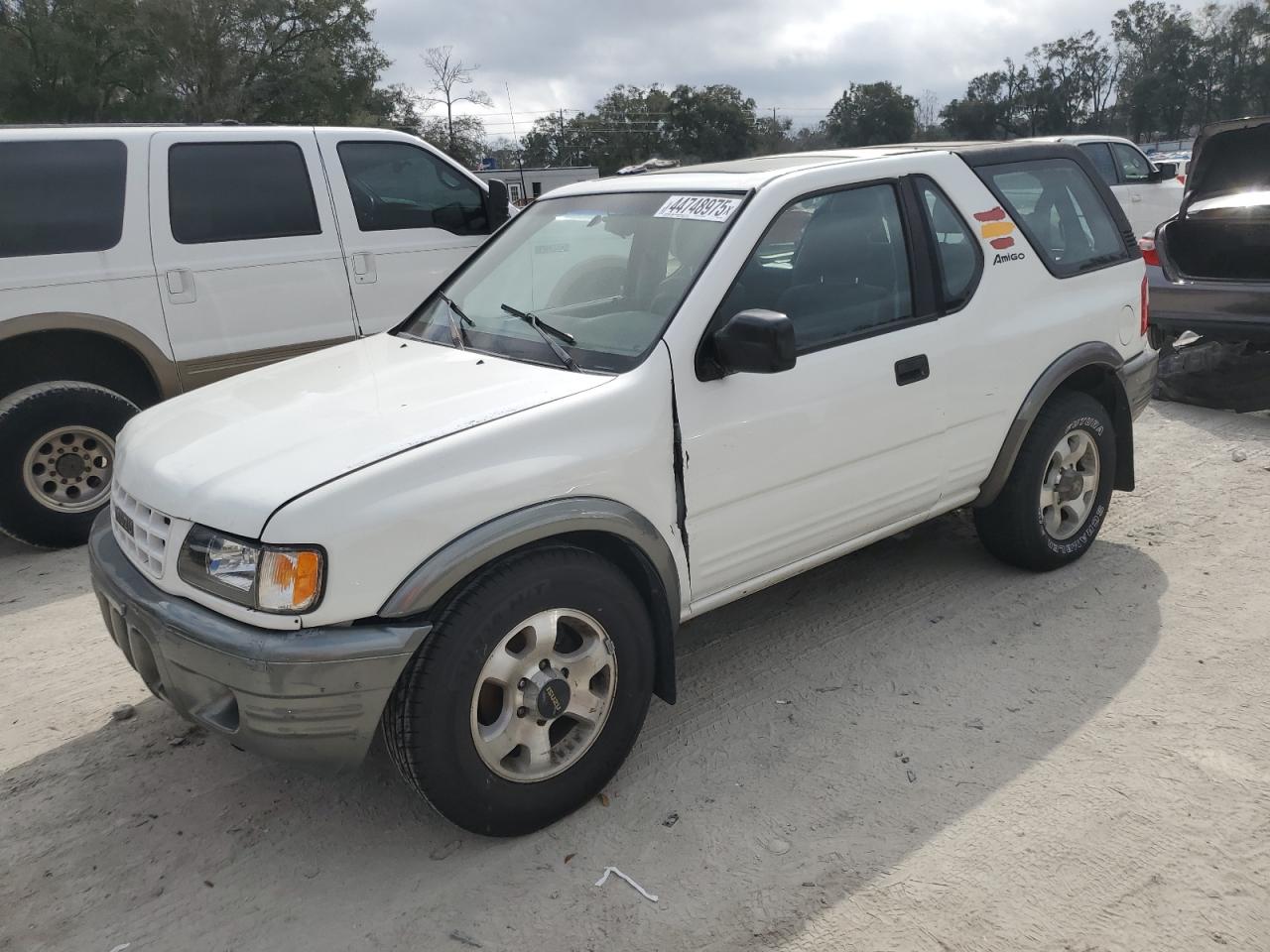 2000 Isuzu Amigo  White vin: 4S2CK57D6Y4346818