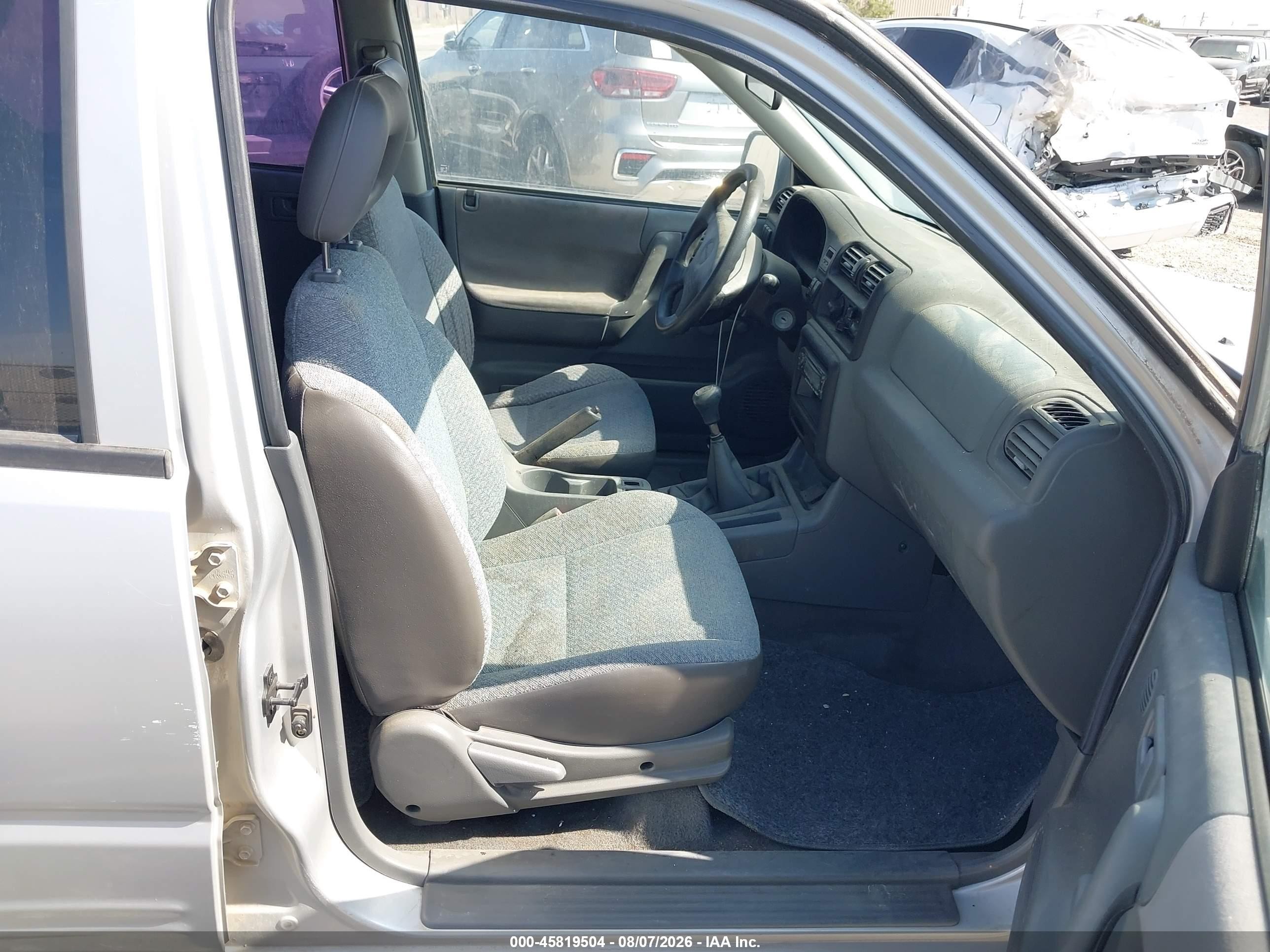 1998 Isuzu Rodeo S Silver vin: 4S2CK58D3W4324674