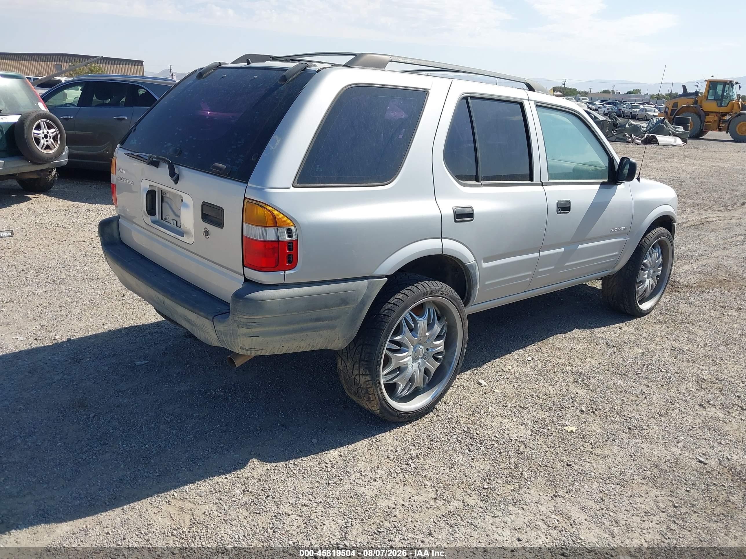 1998 Isuzu Rodeo S Silver vin: 4S2CK58D3W4324674