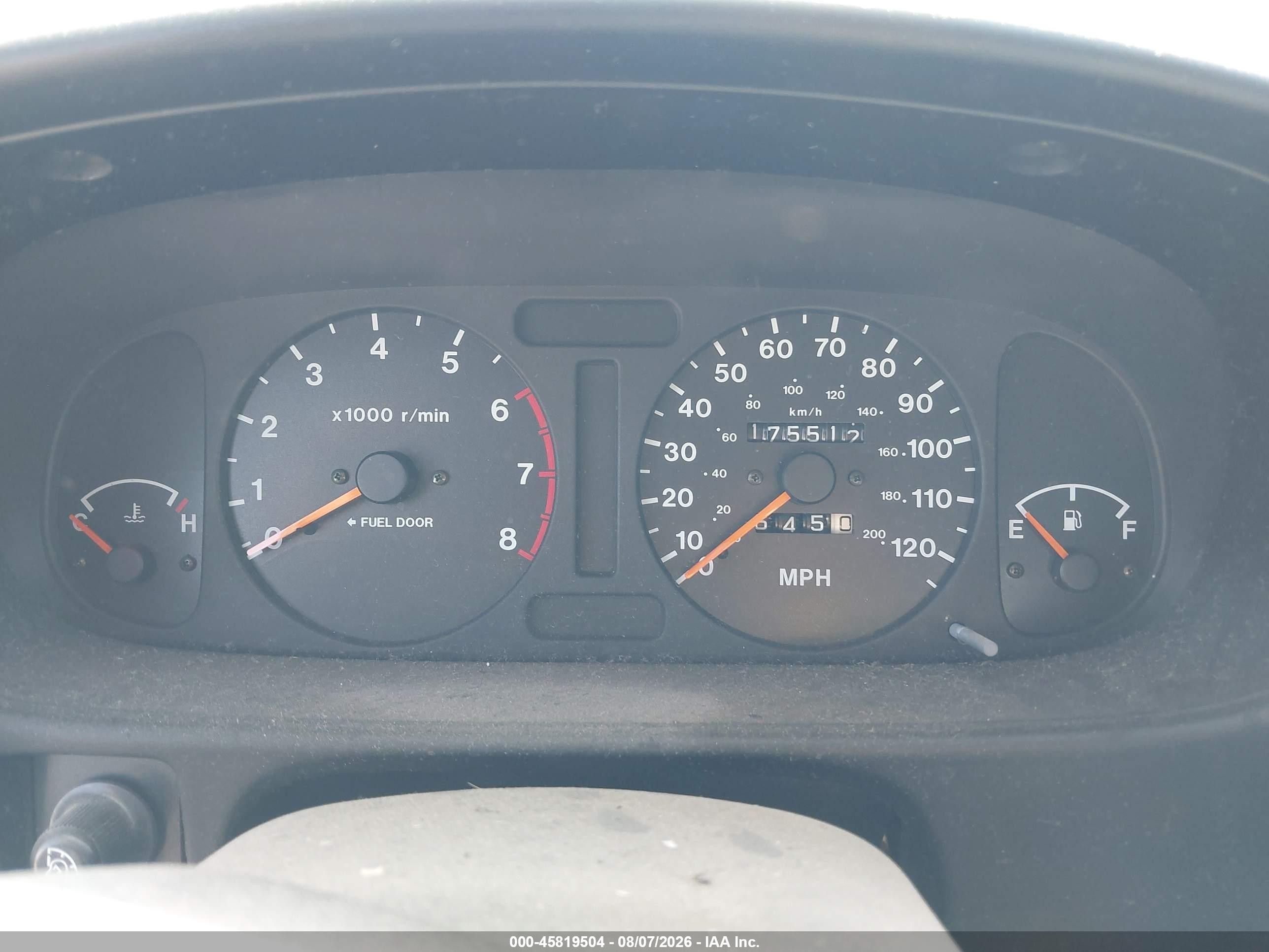 1998 Isuzu Rodeo S Silver vin: 4S2CK58D3W4324674