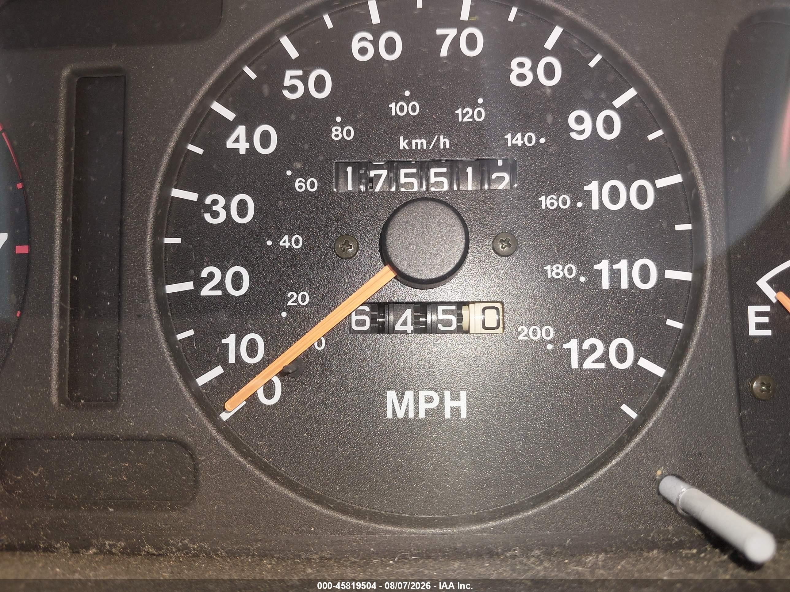 1998 Isuzu Rodeo S Silver vin: 4S2CK58D3W4324674