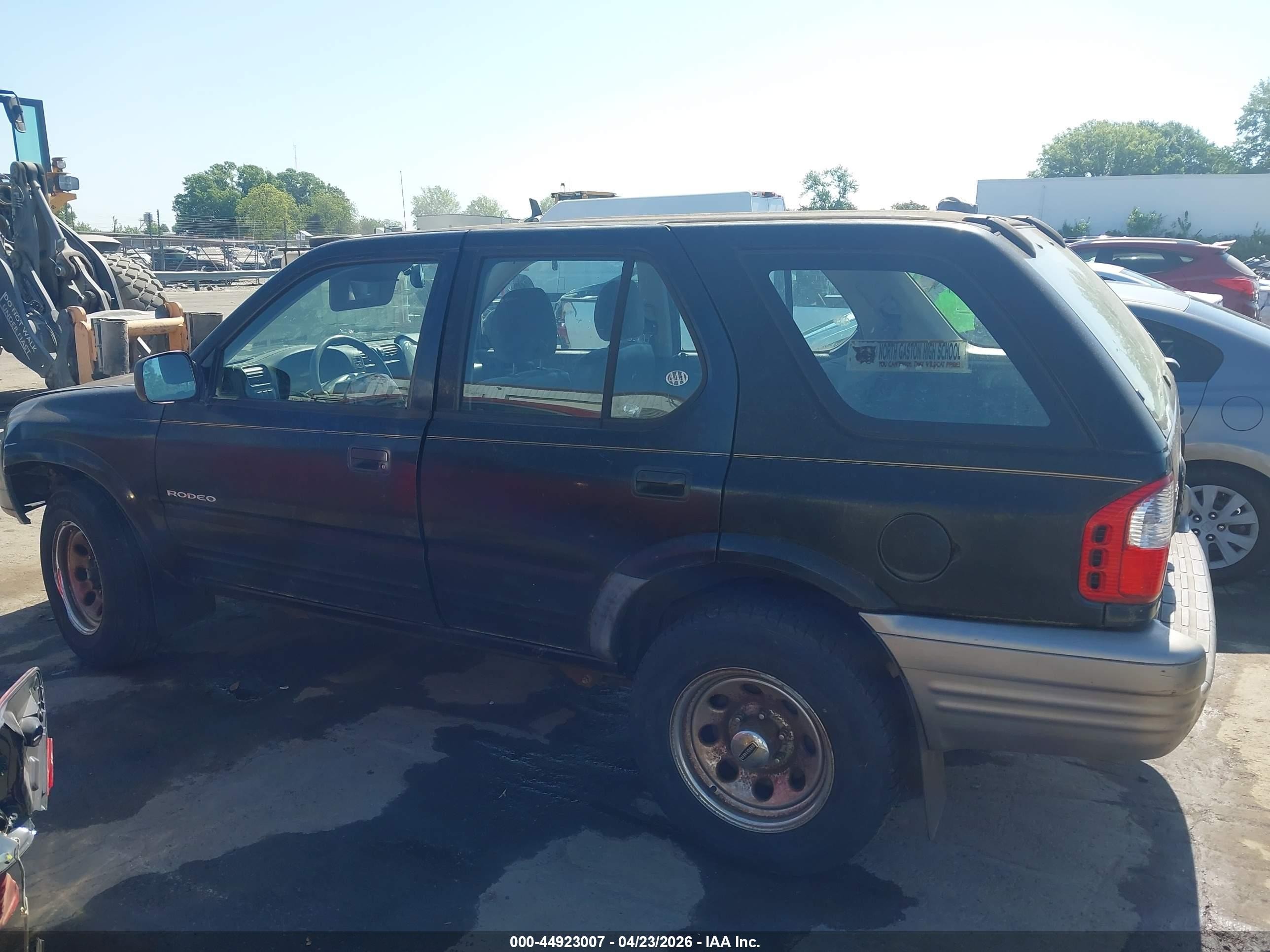 2000 Isuzu Rodeo S 2.2l Black vin: 4S2CK58D3Y4307277