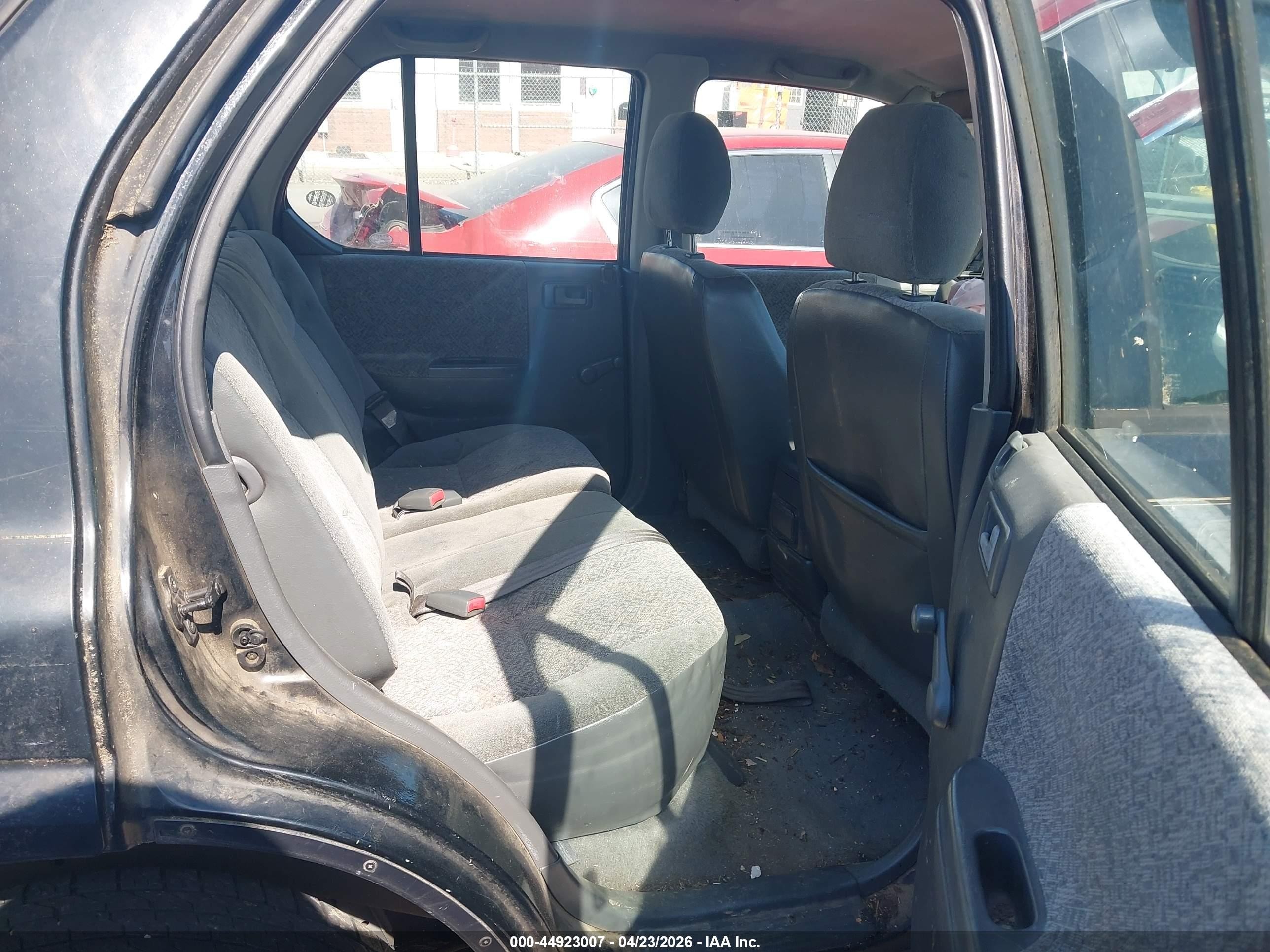 2000 Isuzu Rodeo S 2.2l Black vin: 4S2CK58D3Y4307277