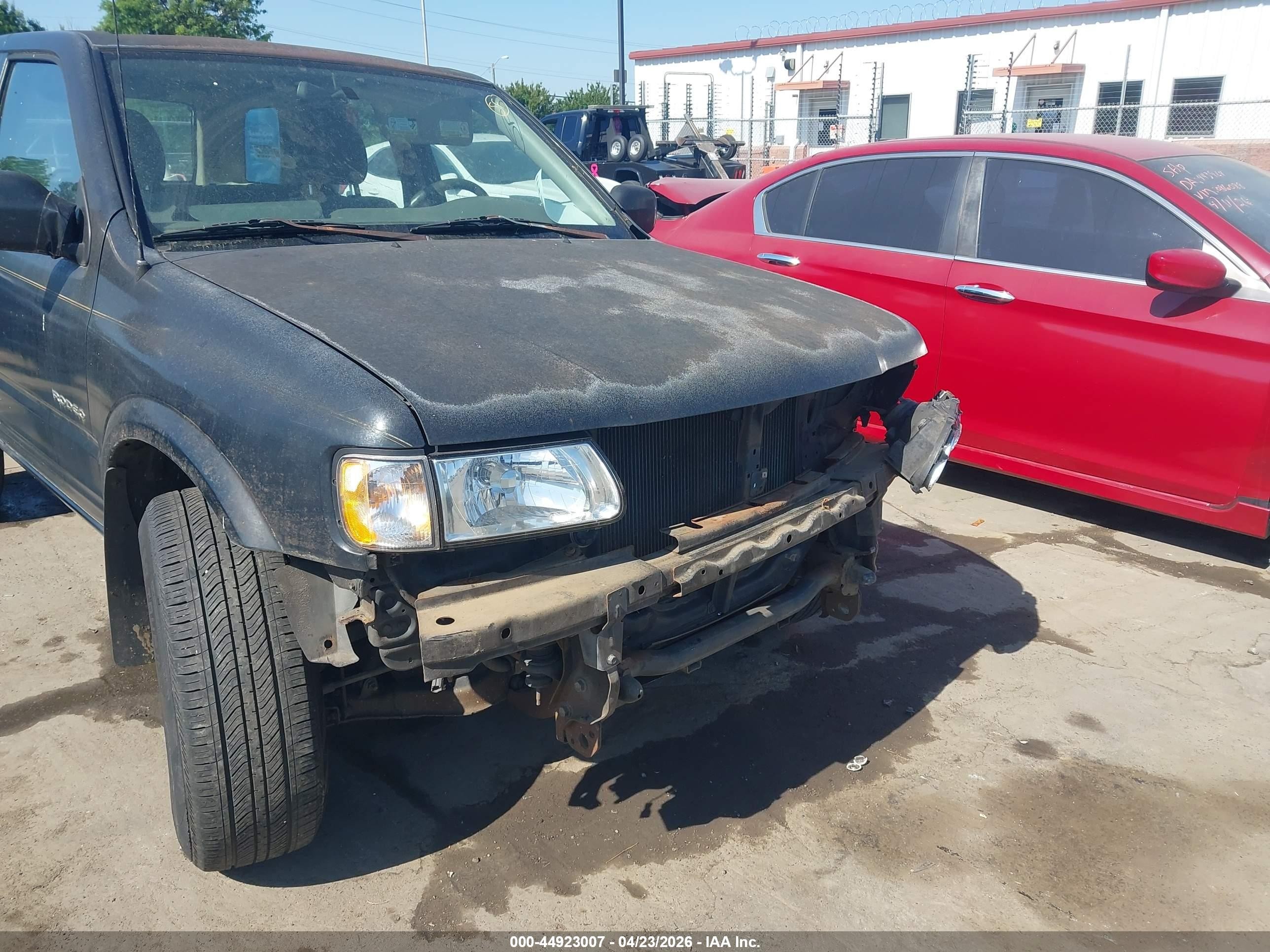 2000 Isuzu Rodeo S 2.2l Black vin: 4S2CK58D3Y4307277