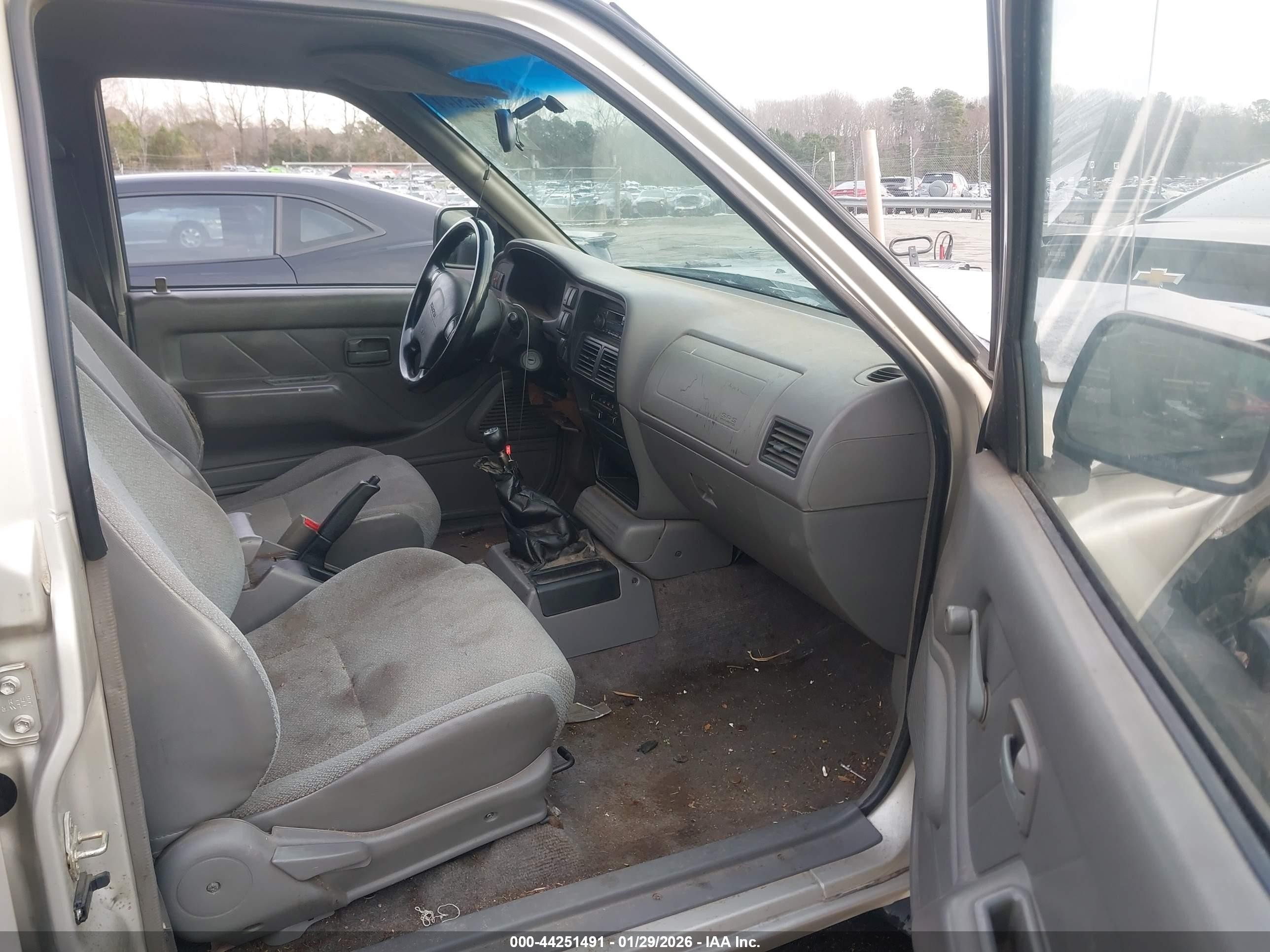 1997 Isuzu Rodeo S 2.6l Tan vin: 4S2CK58E5V4322383