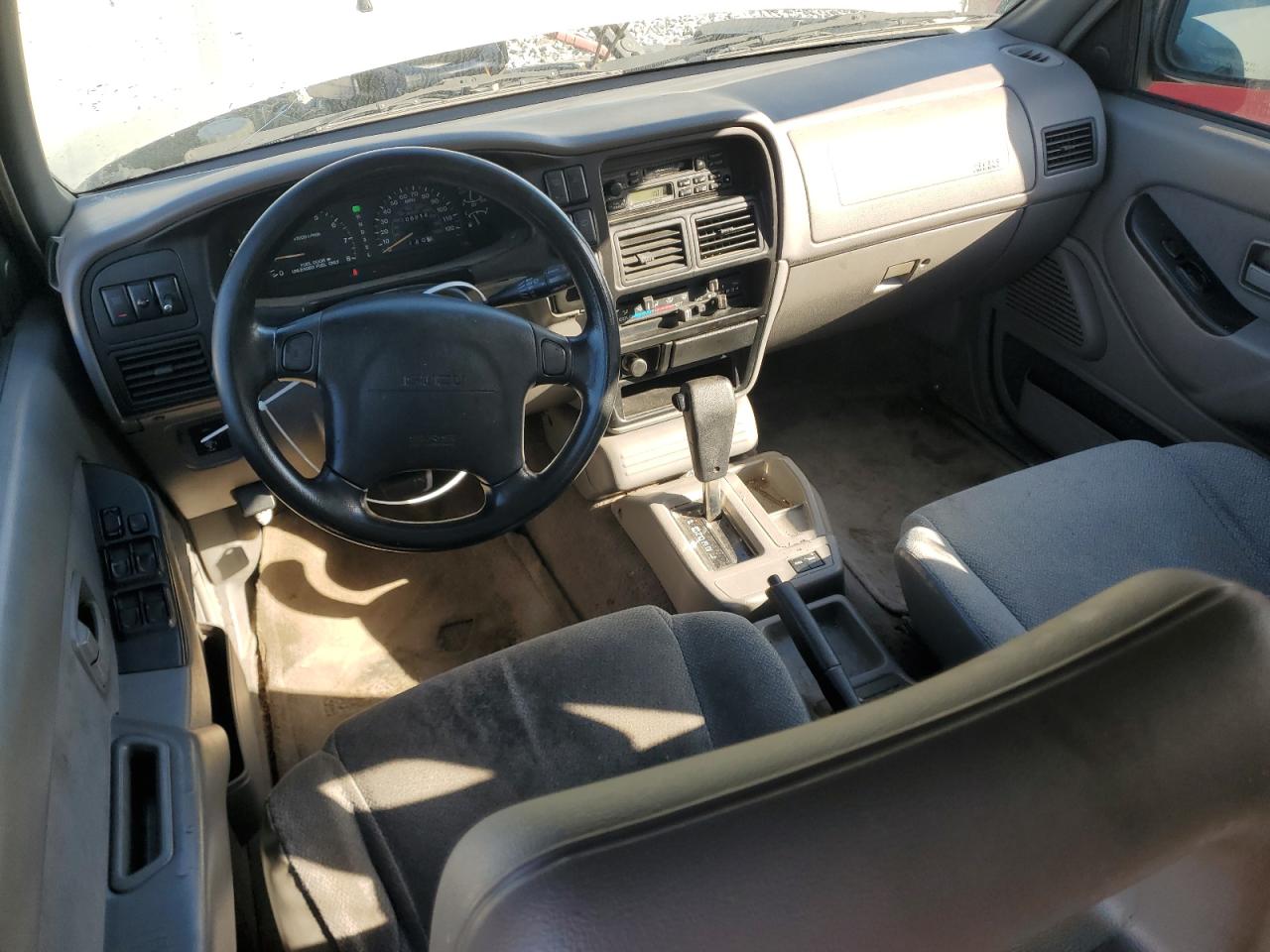 1997 Isuzu Rodeo S Silver vin: 4S2CK58V1V4329783