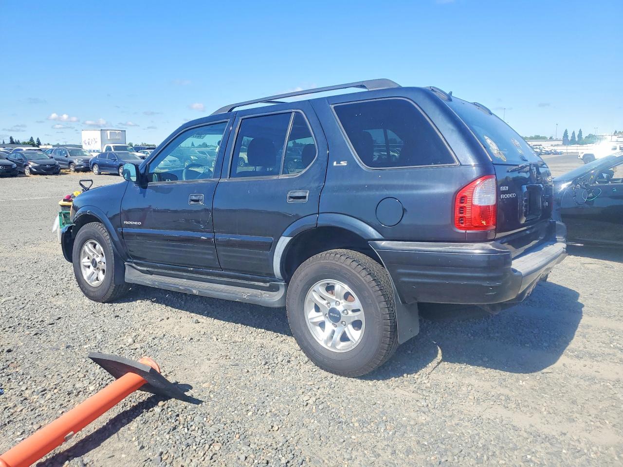 2002 Isuzu Rodeo S Black vin: 4S2CK58W324335881