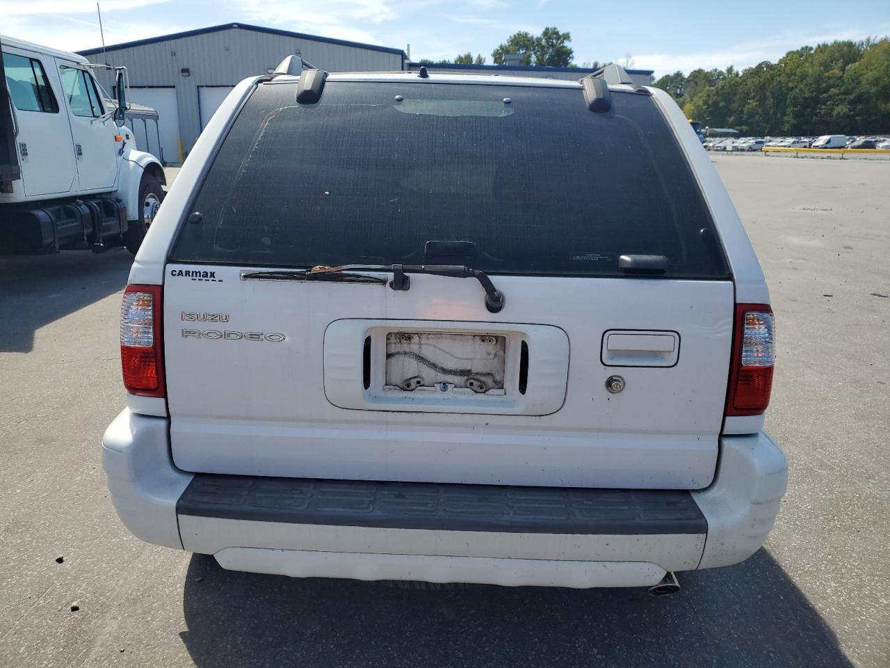 2001 Isuzu Rodeo S White vin: 4S2CK58W414347259