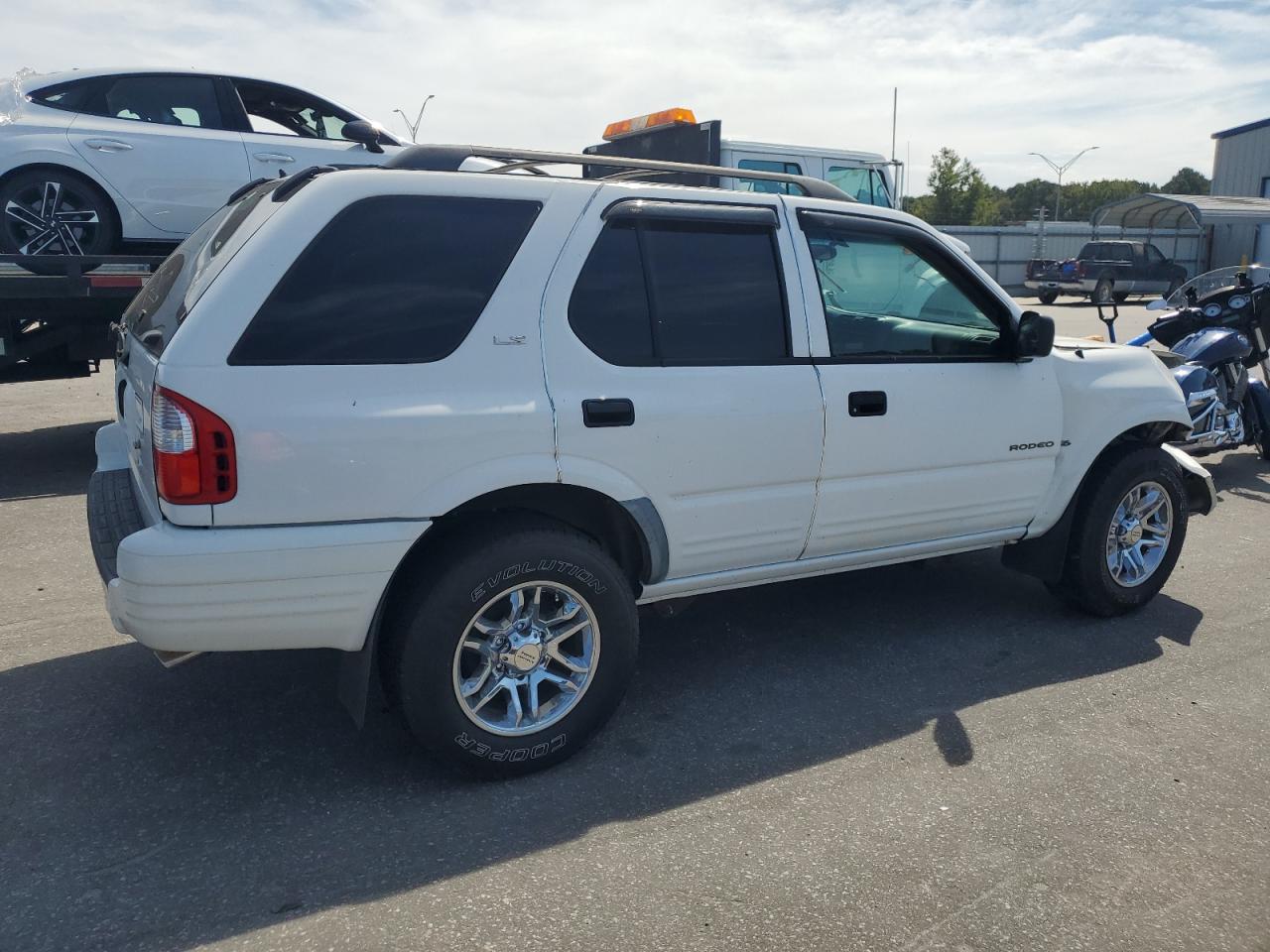 2001 Isuzu Rodeo S White vin: 4S2CK58W414347259
