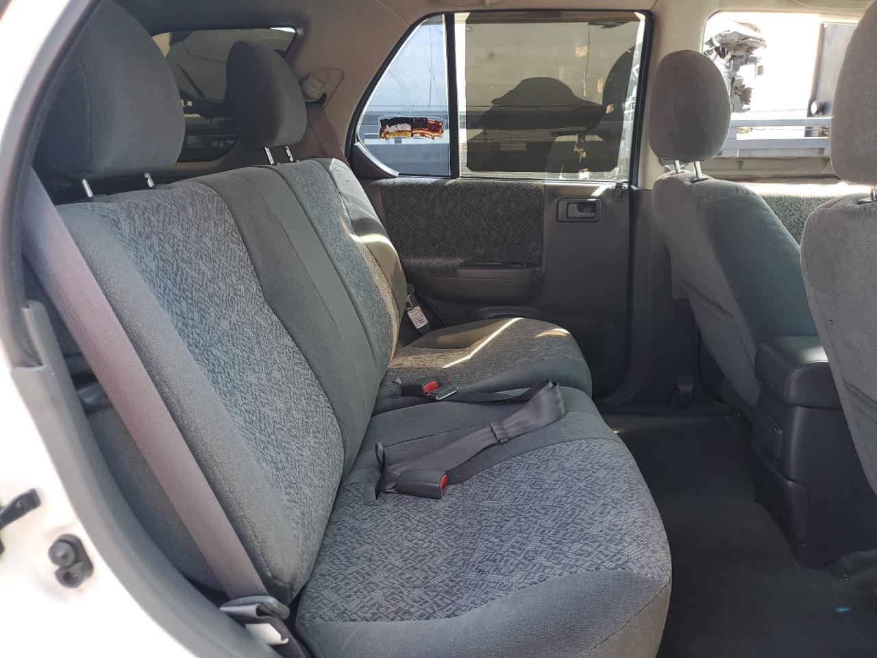 2001 Isuzu Rodeo S White vin: 4S2CK58W414347259