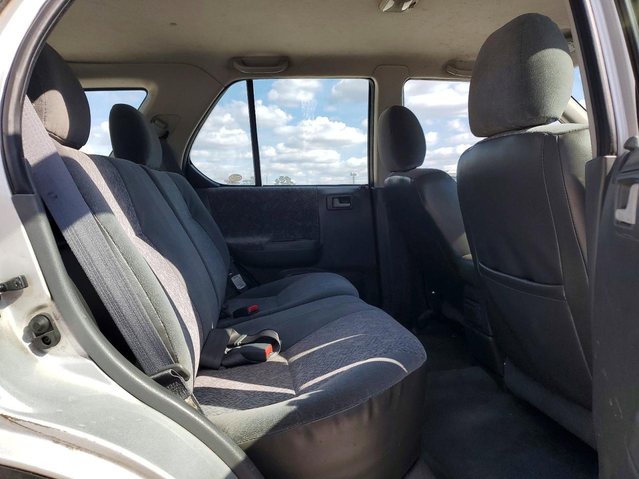 2001 Isuzu Rodeo S Серебряный vin: 4S2CK58W714314806