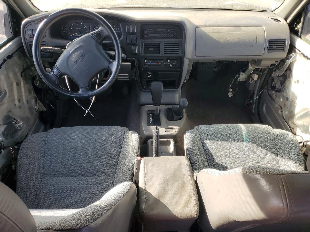 1997 Isuzu Rodeo S Silver vin: 4S2CM58V5V4344300