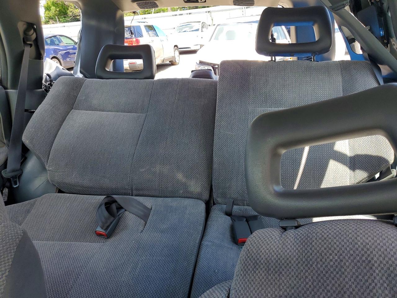 1999 Isuzu Rodeo S Серебряный vin: 4S2CM58W3X4378876