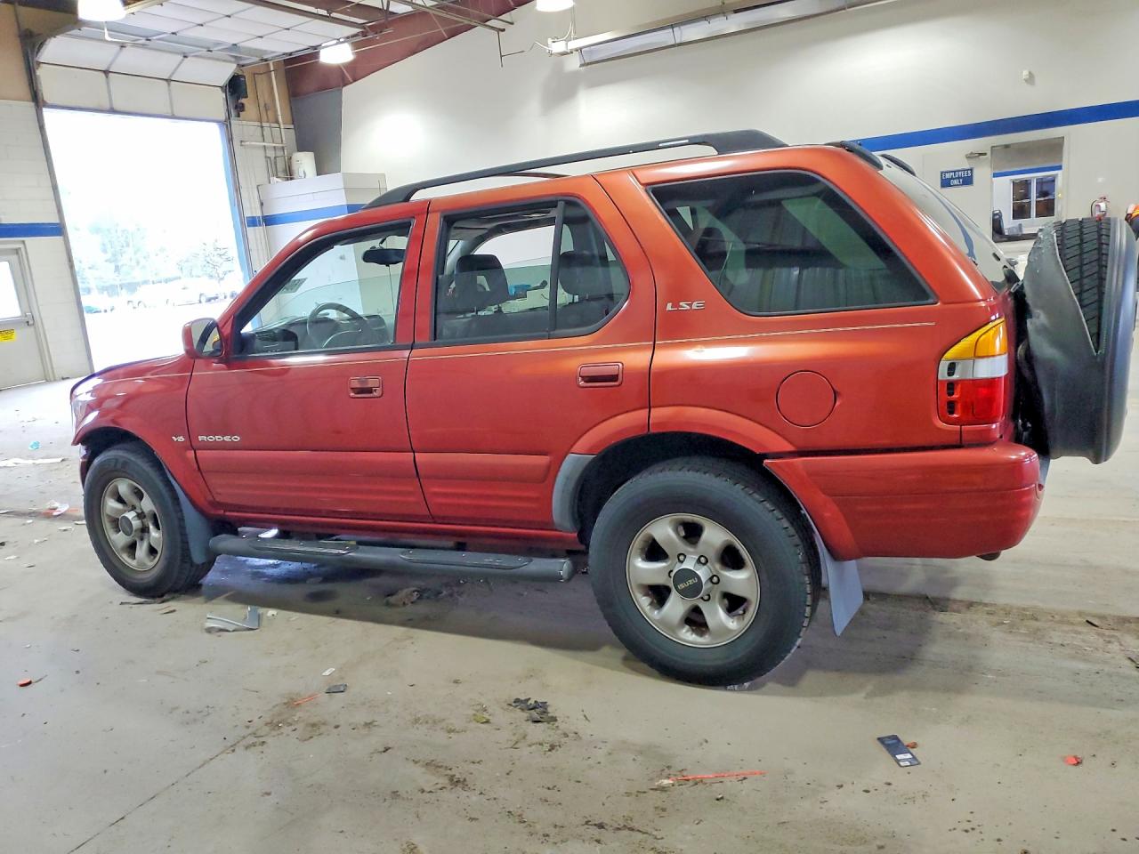 1999 Isuzu Rodeo Red vin: 4S2CM58WXX4362514