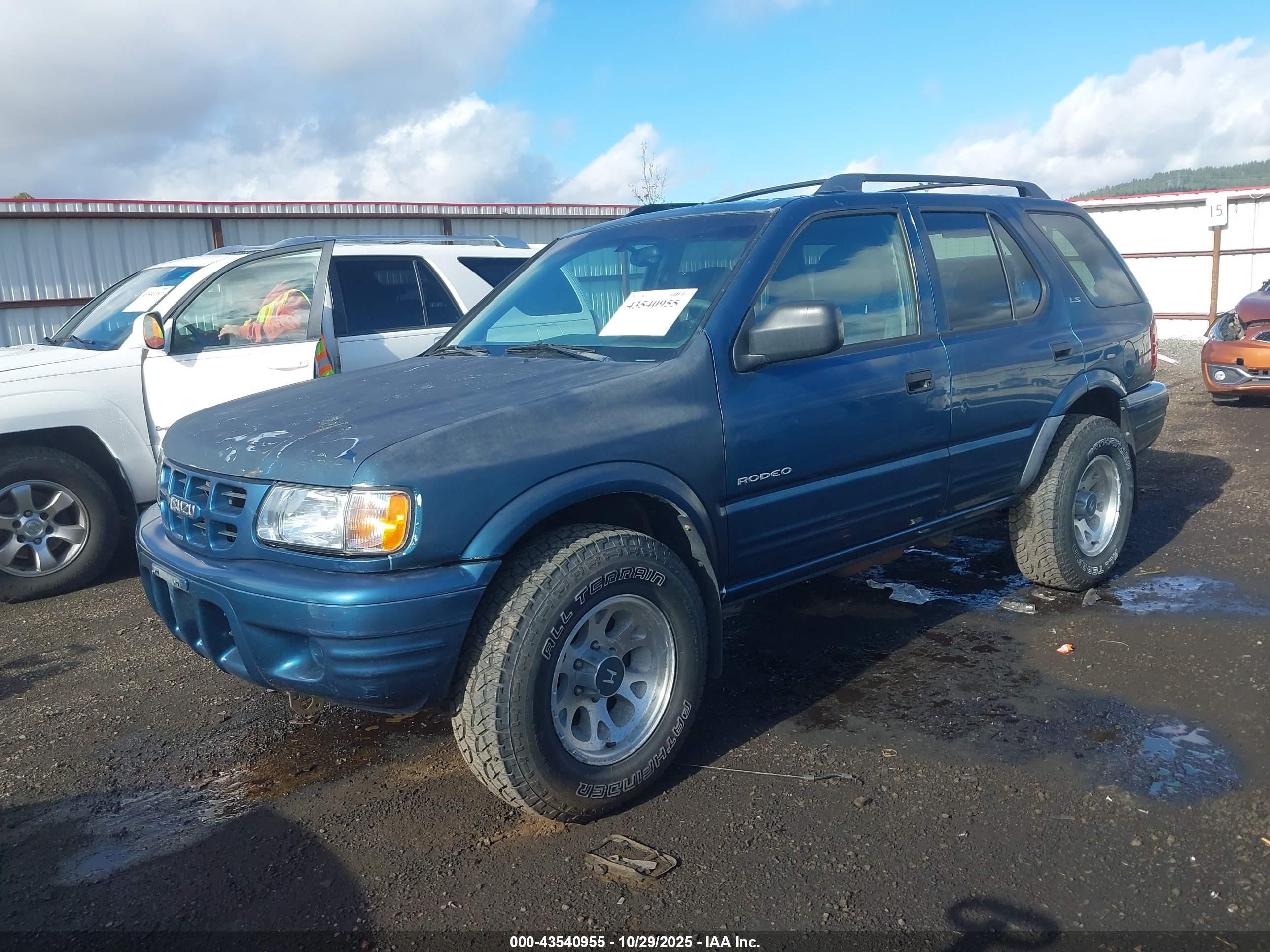 2001 Isuzu Rodeo Ls 3.2l/ls 3.2l V6/lse 3.2l V6/s/s 3.2l V6 Blue vin: 4S2DM58W014347239