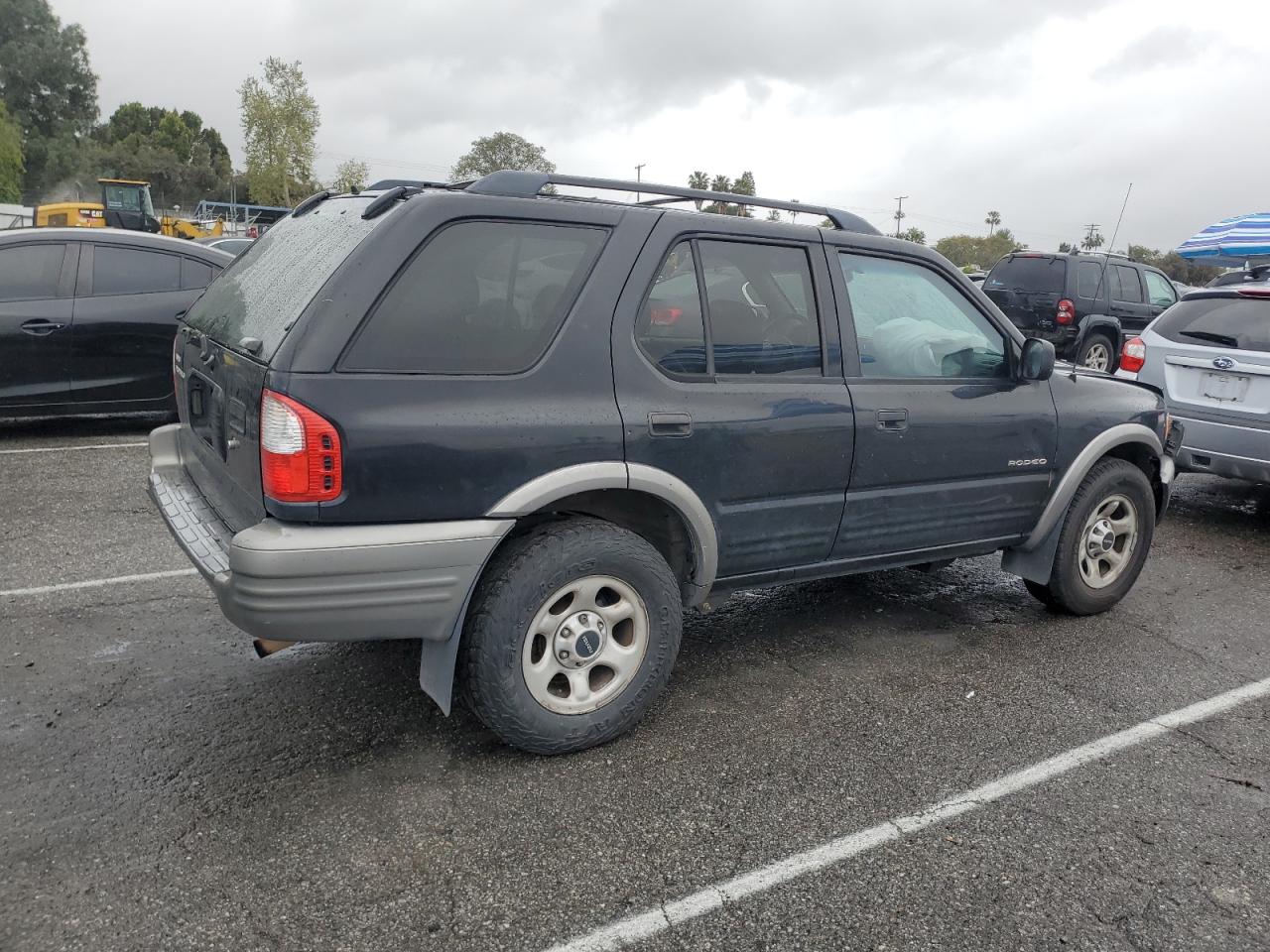 2002 Isuzu Rodeo Black vin: 4S2DM58W424304881