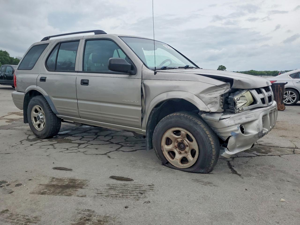 2004 Isuzu Rodeo S Silver vin: 4S2DM58W444315544