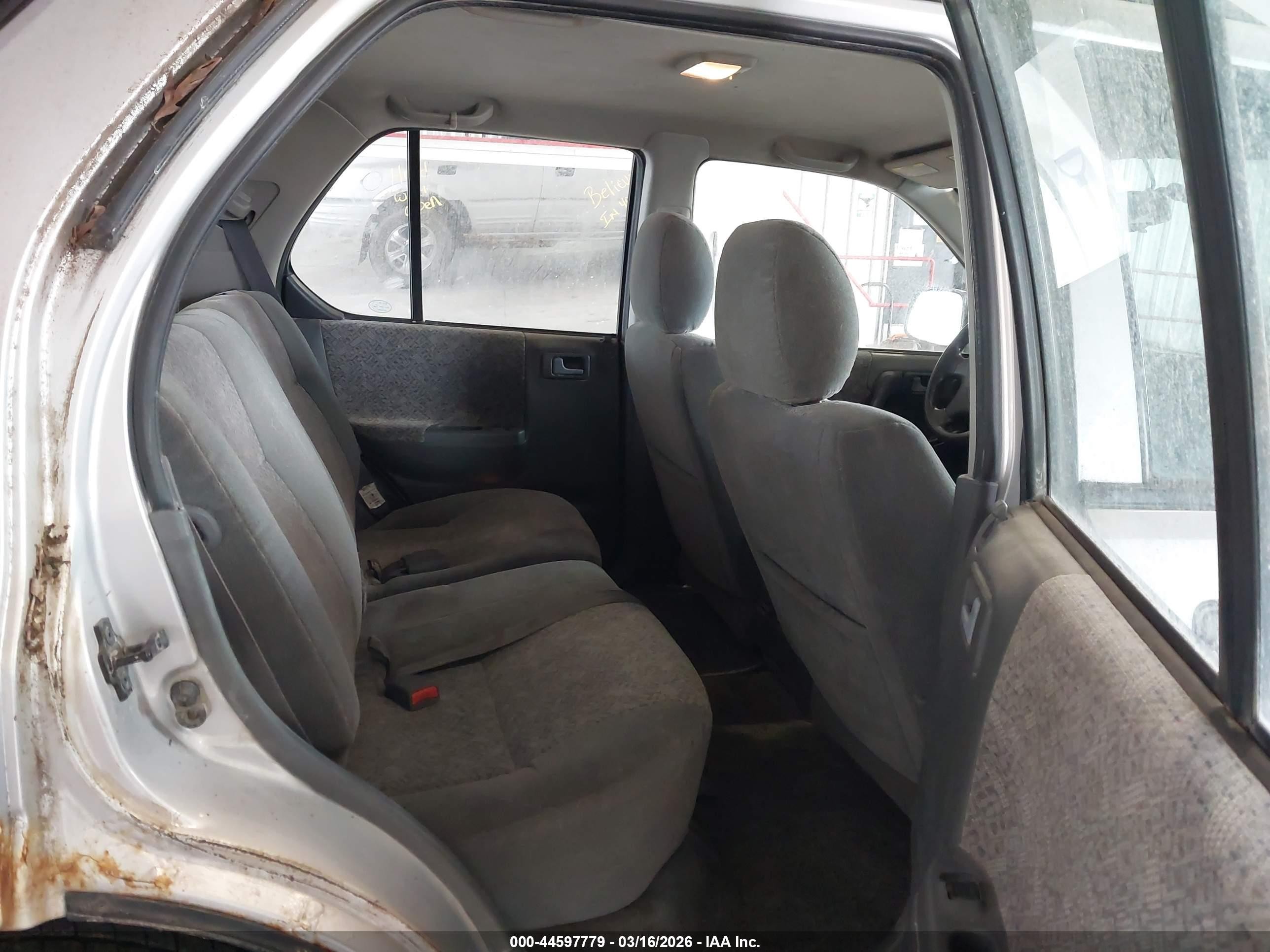 2000 Isuzu Rodeo Ls/lse/s Silver vin: 4S2DM58W8Y4325323