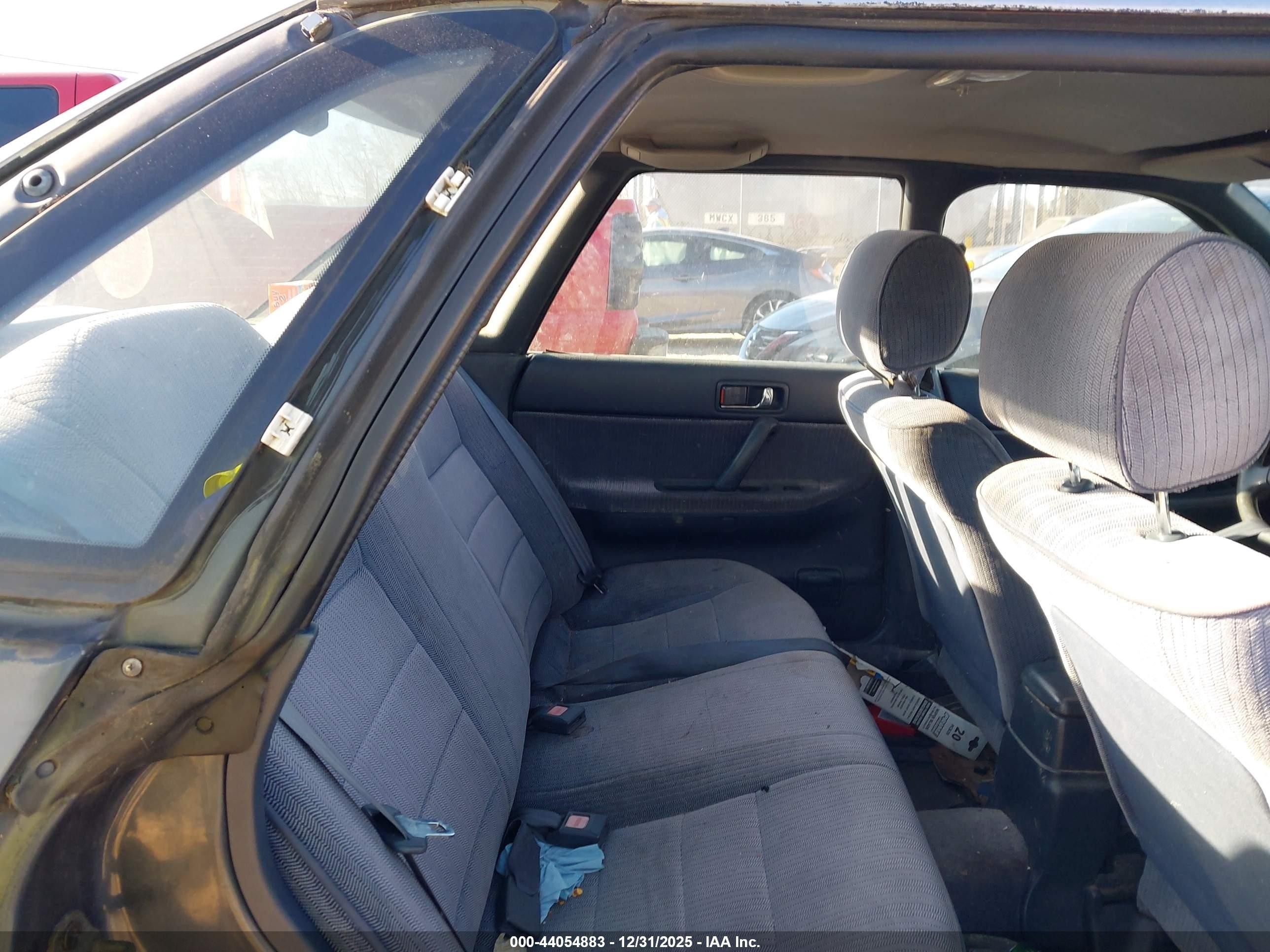 1992 Subaru Legacy L Gray vin: 4S3BC6325N9602248