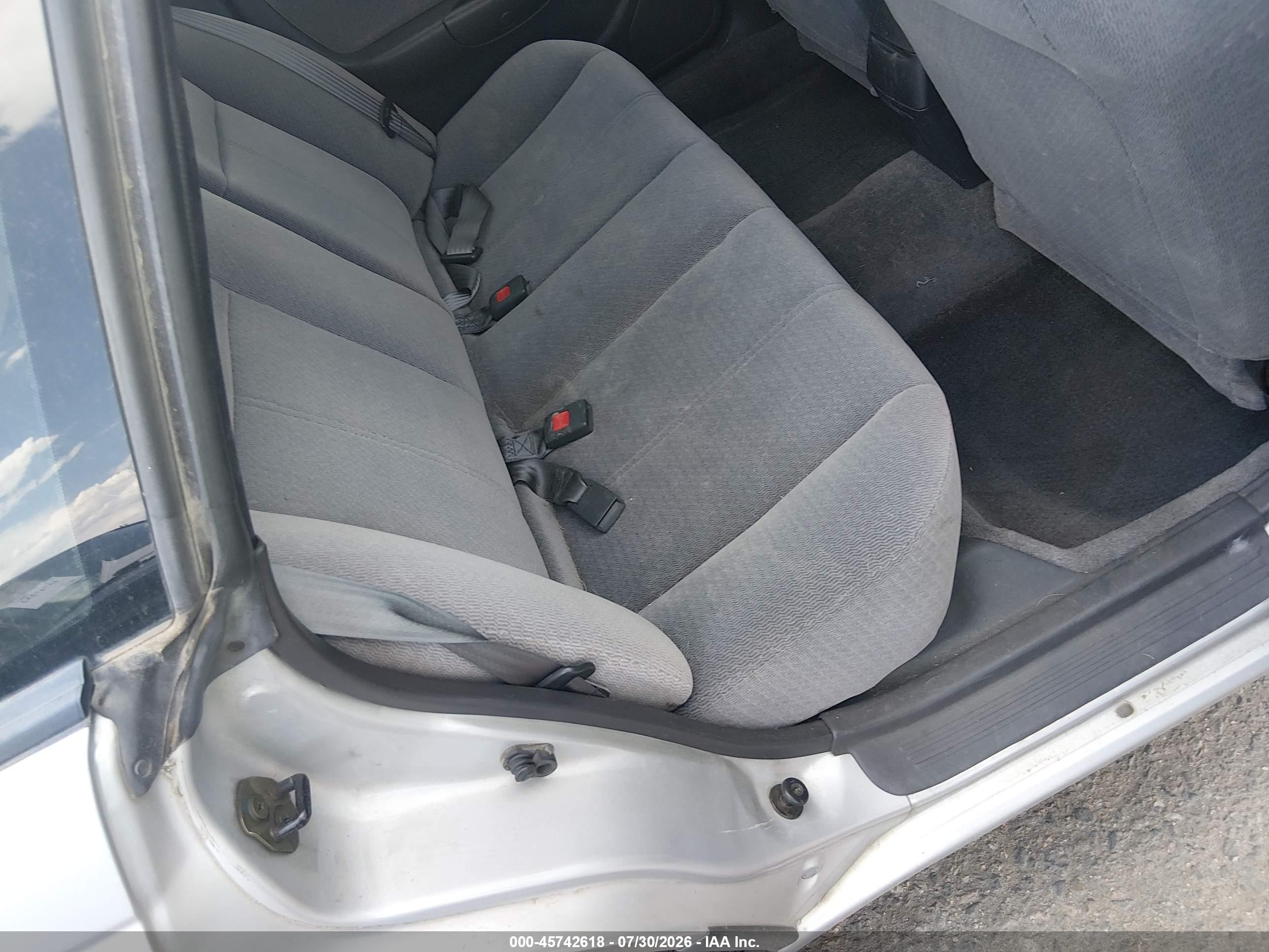 1997 Subaru Legacy L Silver vin: 4S3BD4352V7208486