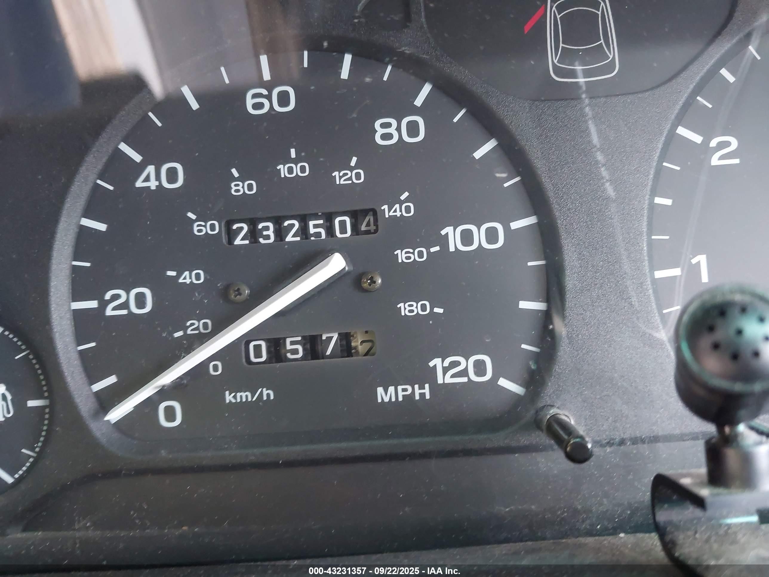 1997 Subaru Legacy L White vin: 4S3BD4353V7215835