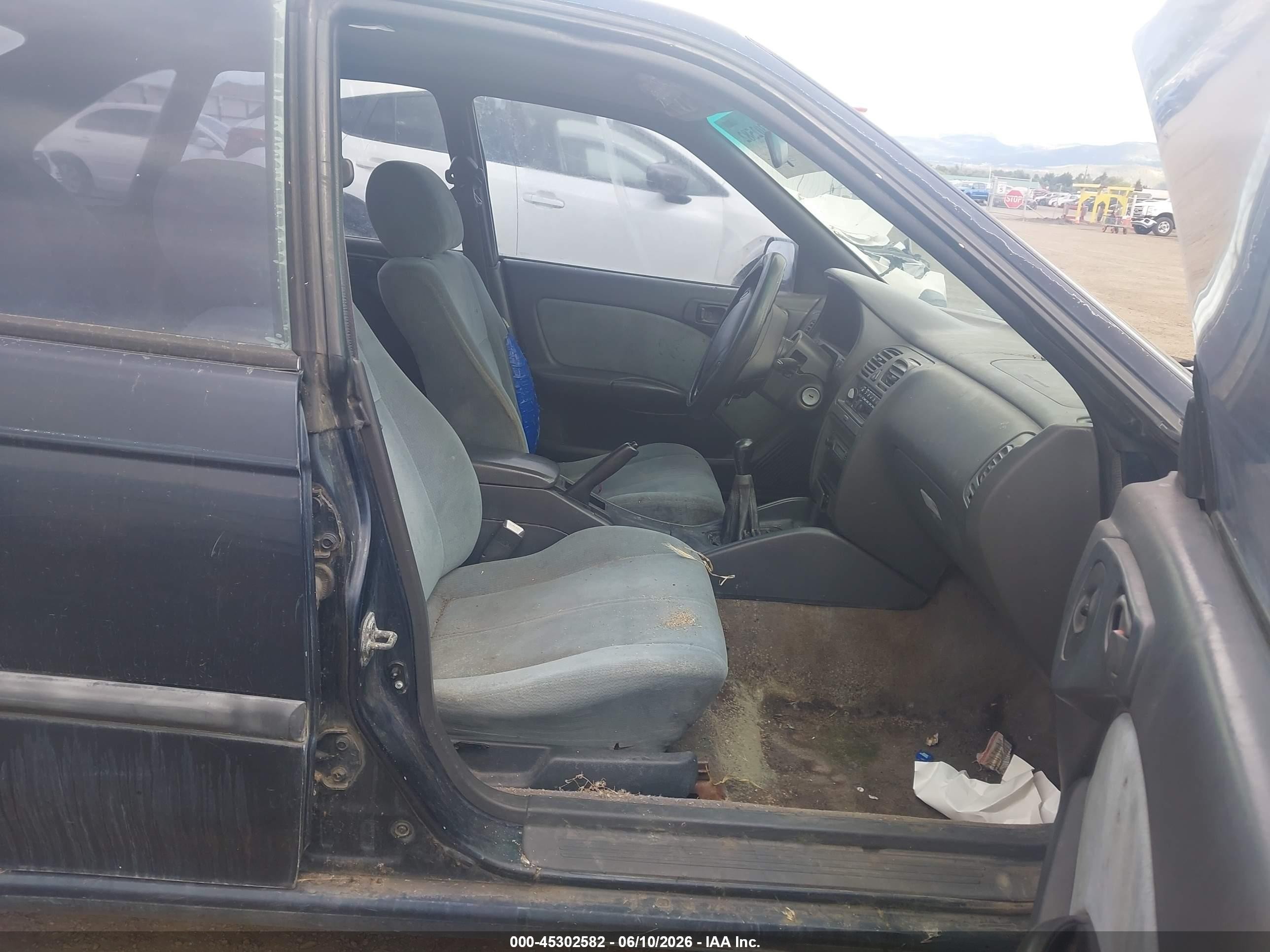 1995 Subaru Legacy L Blue vin: 4S3BD6352S6236219